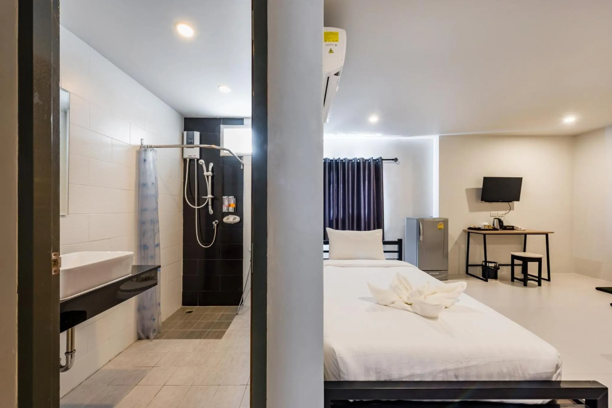 Bed in Phuket Marine Poshtel - SHA Plus