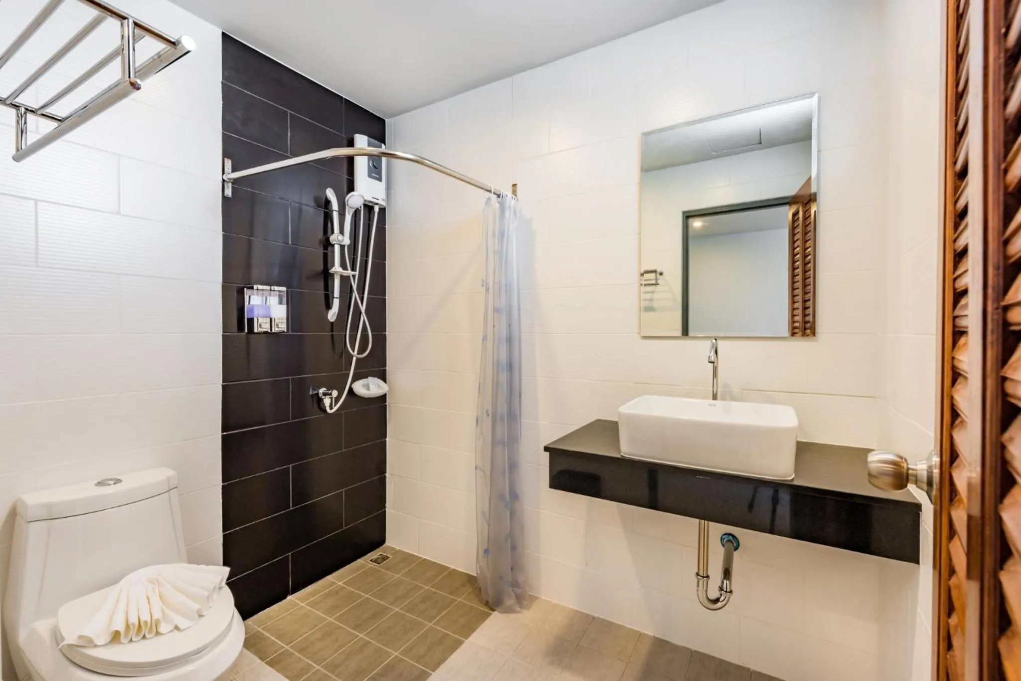 Phuket Marine Poshtel - SHA Plus