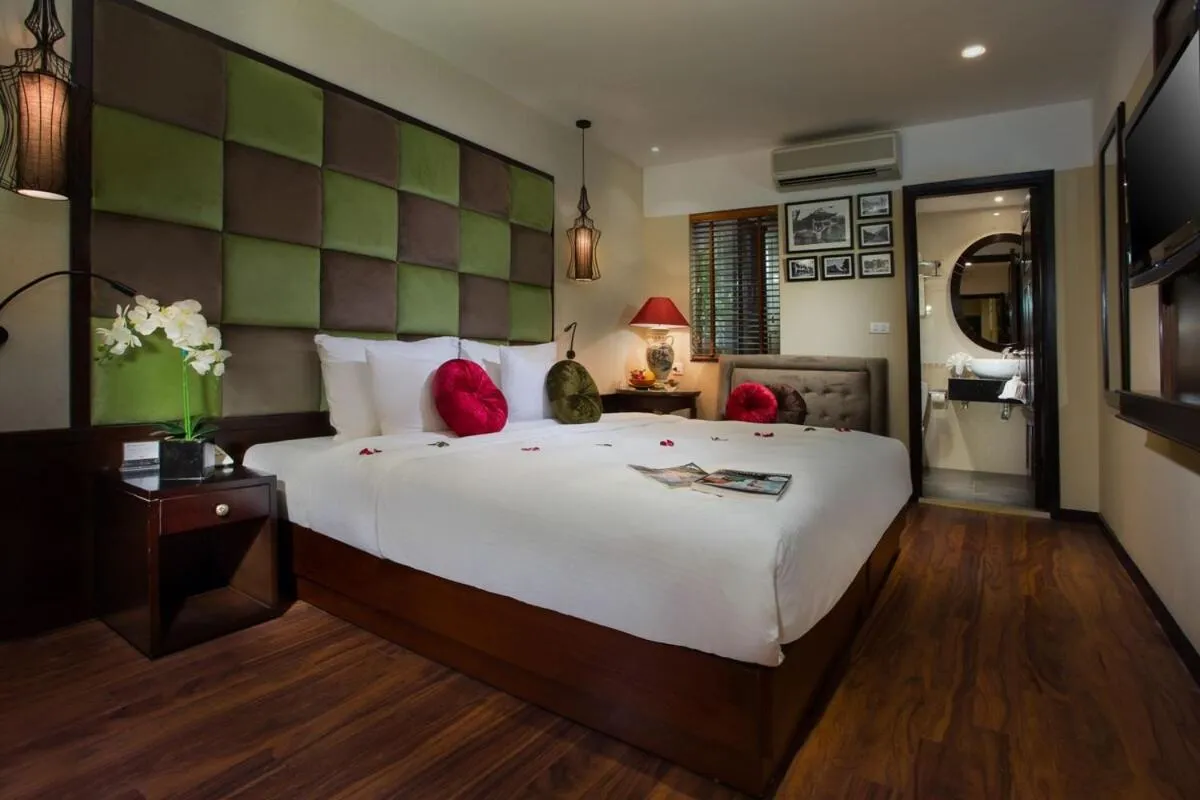 Photo of the whole room, Bed in Hanoi Trendy Hotel & Spa