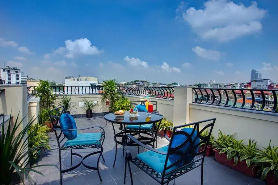 Family Connecting Room Balcony in Hanoi Trendy Hotel & Spa Family Connecting Room Balcony in Hanoi Trendy Hotel & Spa