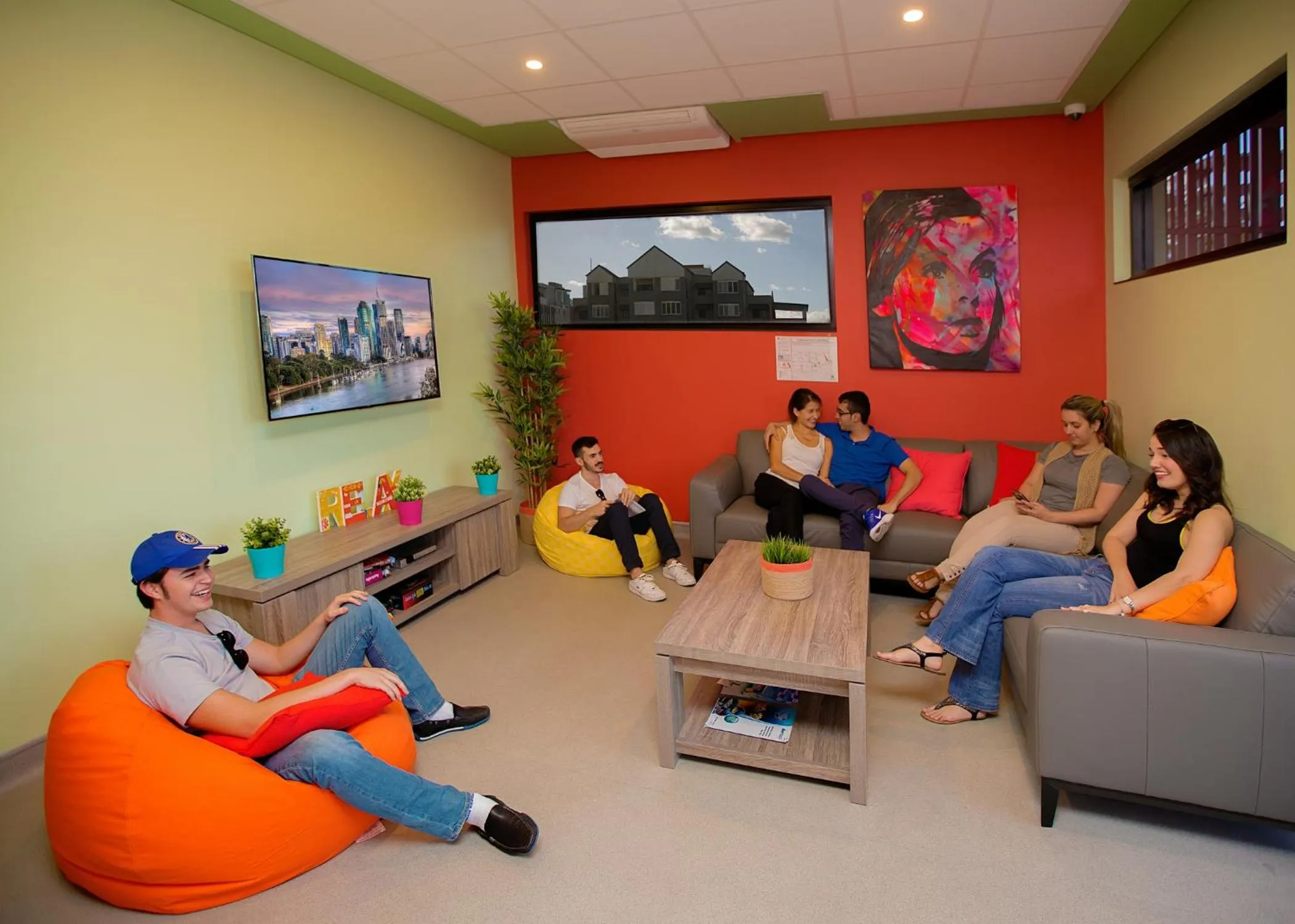 Communal lounge/ TV room in Breeze Lodge