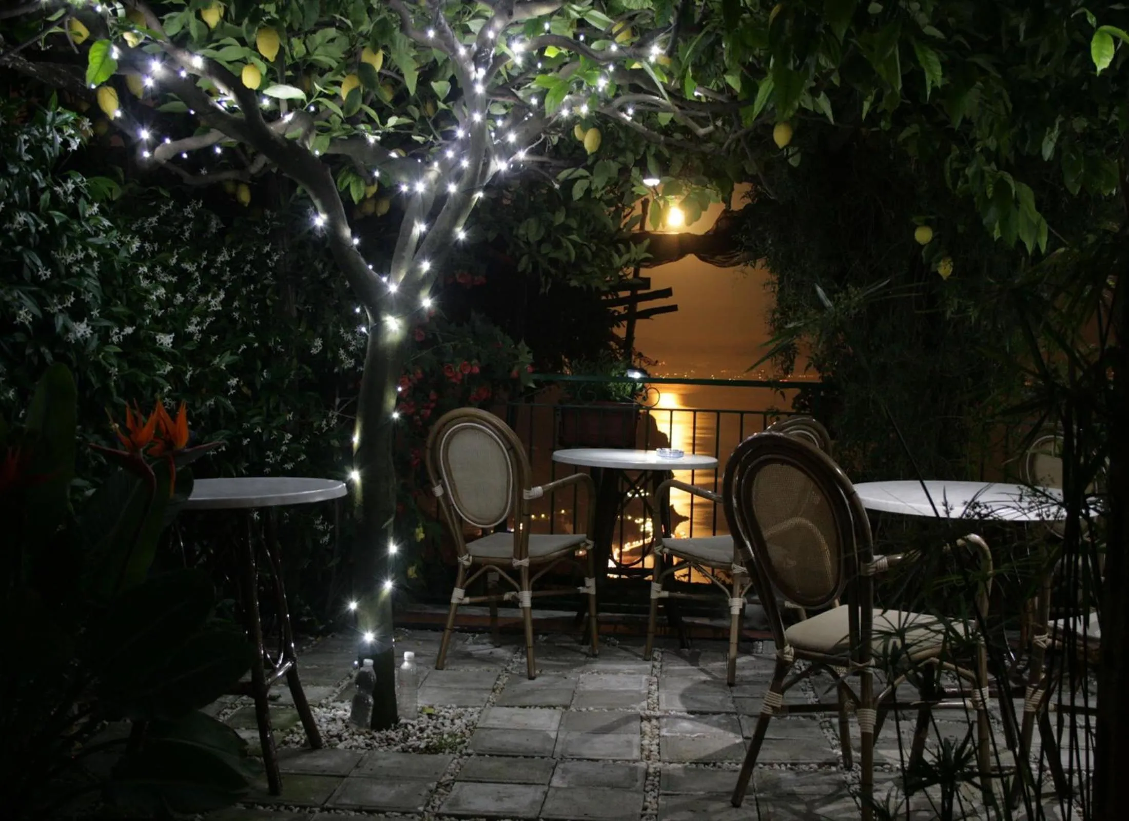 Night in B&B Ravello Rooms