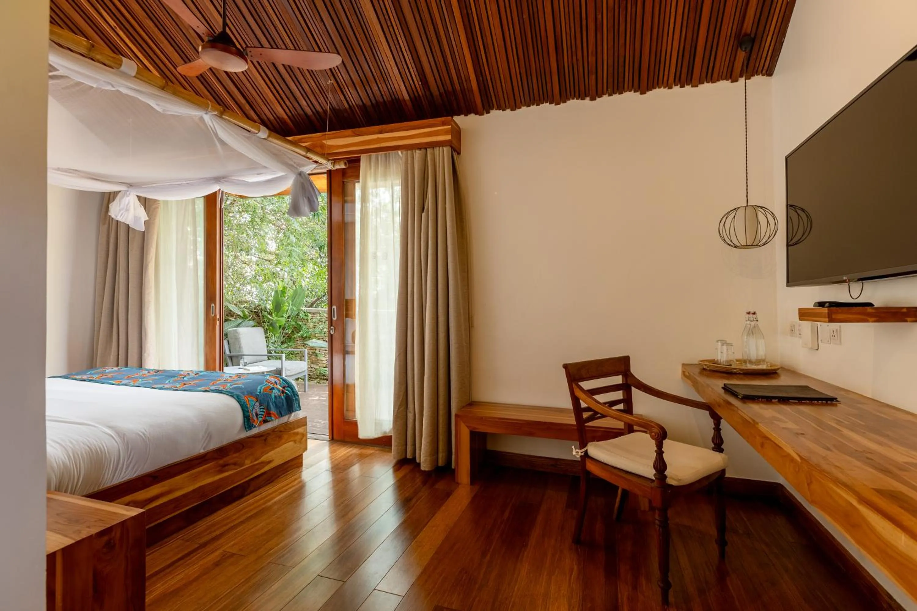 Bed in Hemingways Retreat Kigali