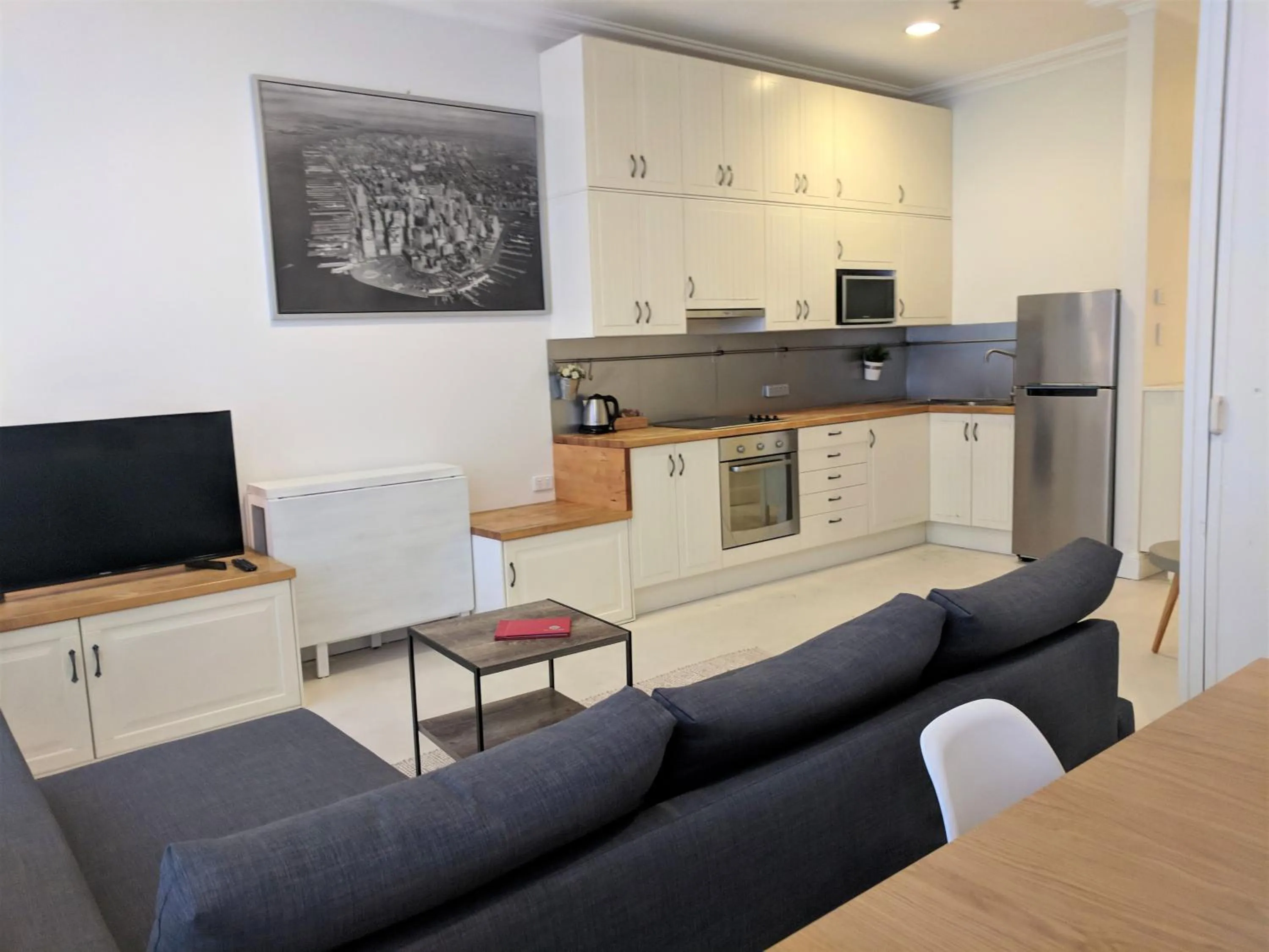 Kitchen or kitchenette in Nesuto Woolloomooloo