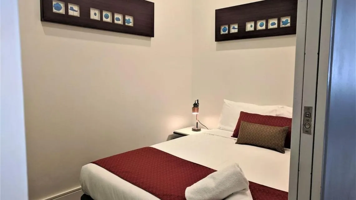 Bed in Nesuto Woolloomooloo