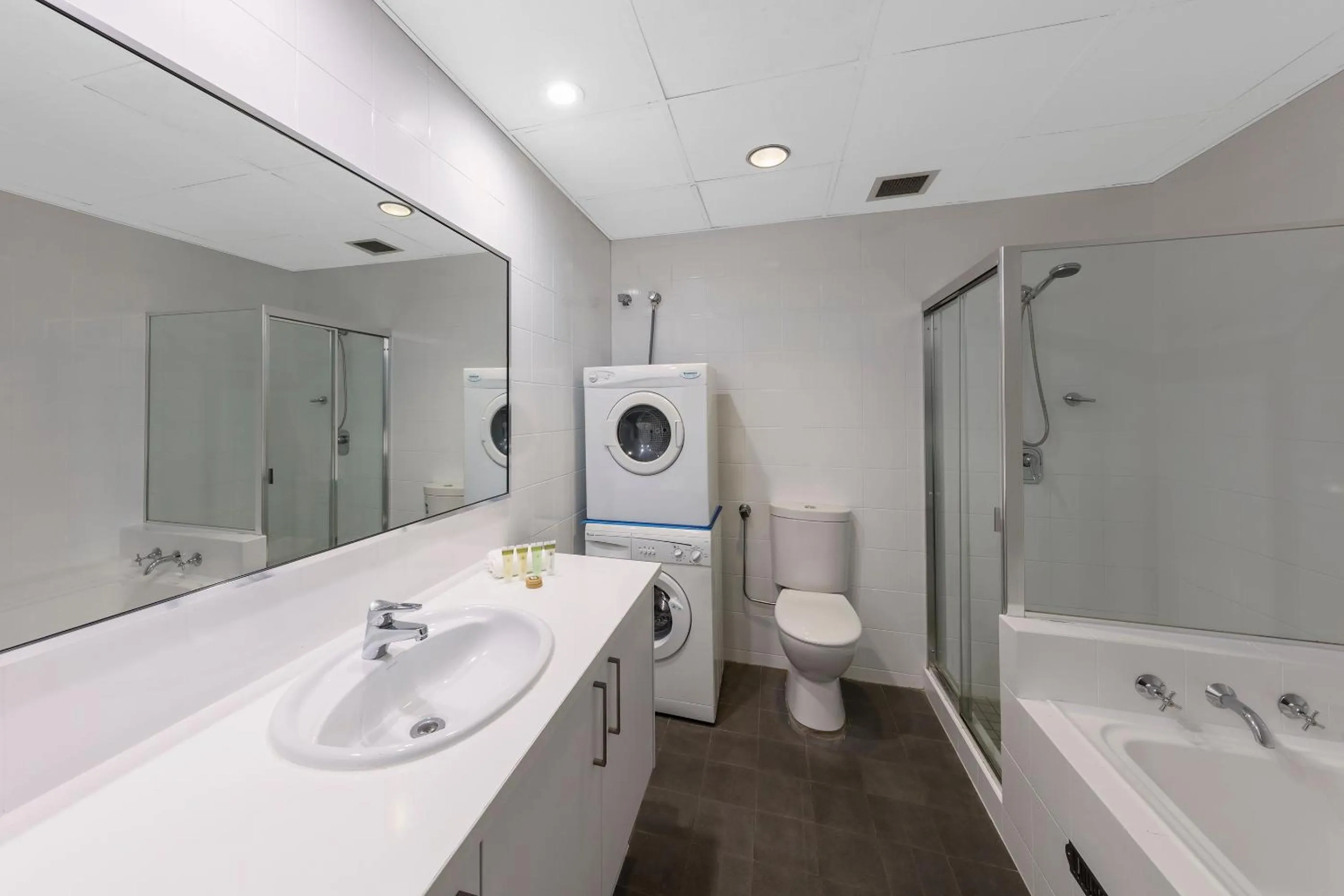 Bathroom in Nesuto Woolloomooloo