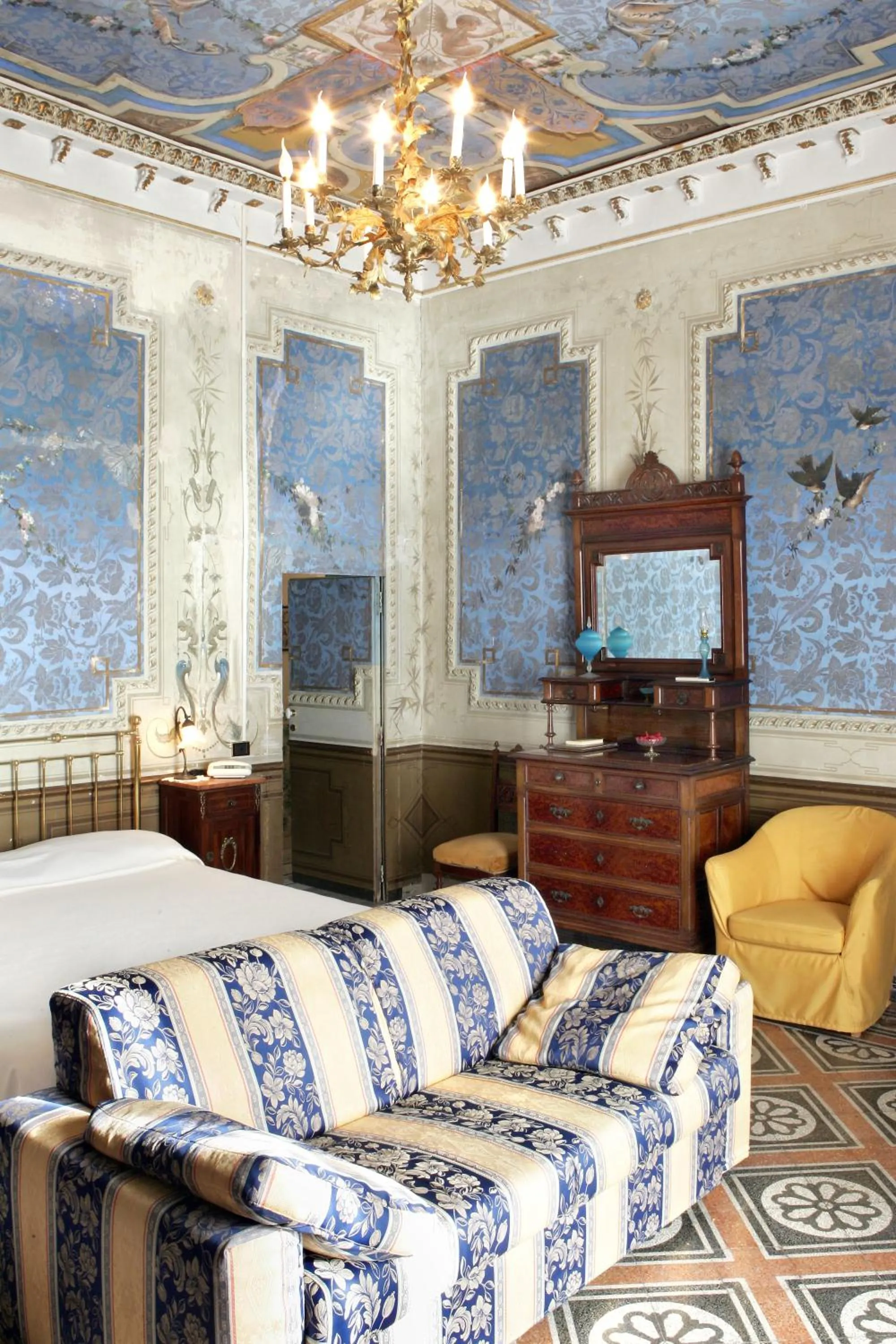 Seating area in Casa Raffaele Conforti