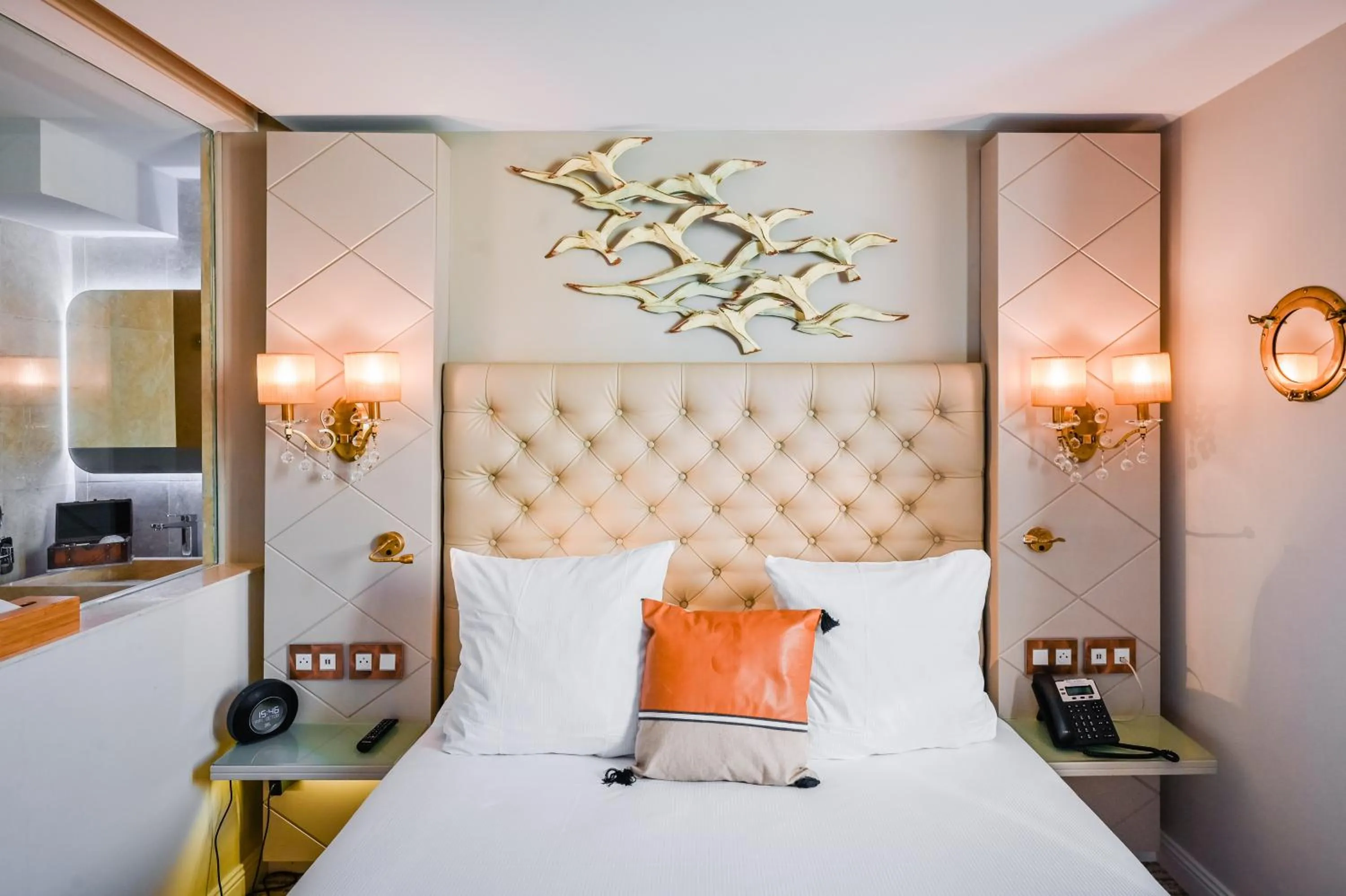 Bed in Grand Hotel Des Sablettes Plage, Curio Collection By Hilton