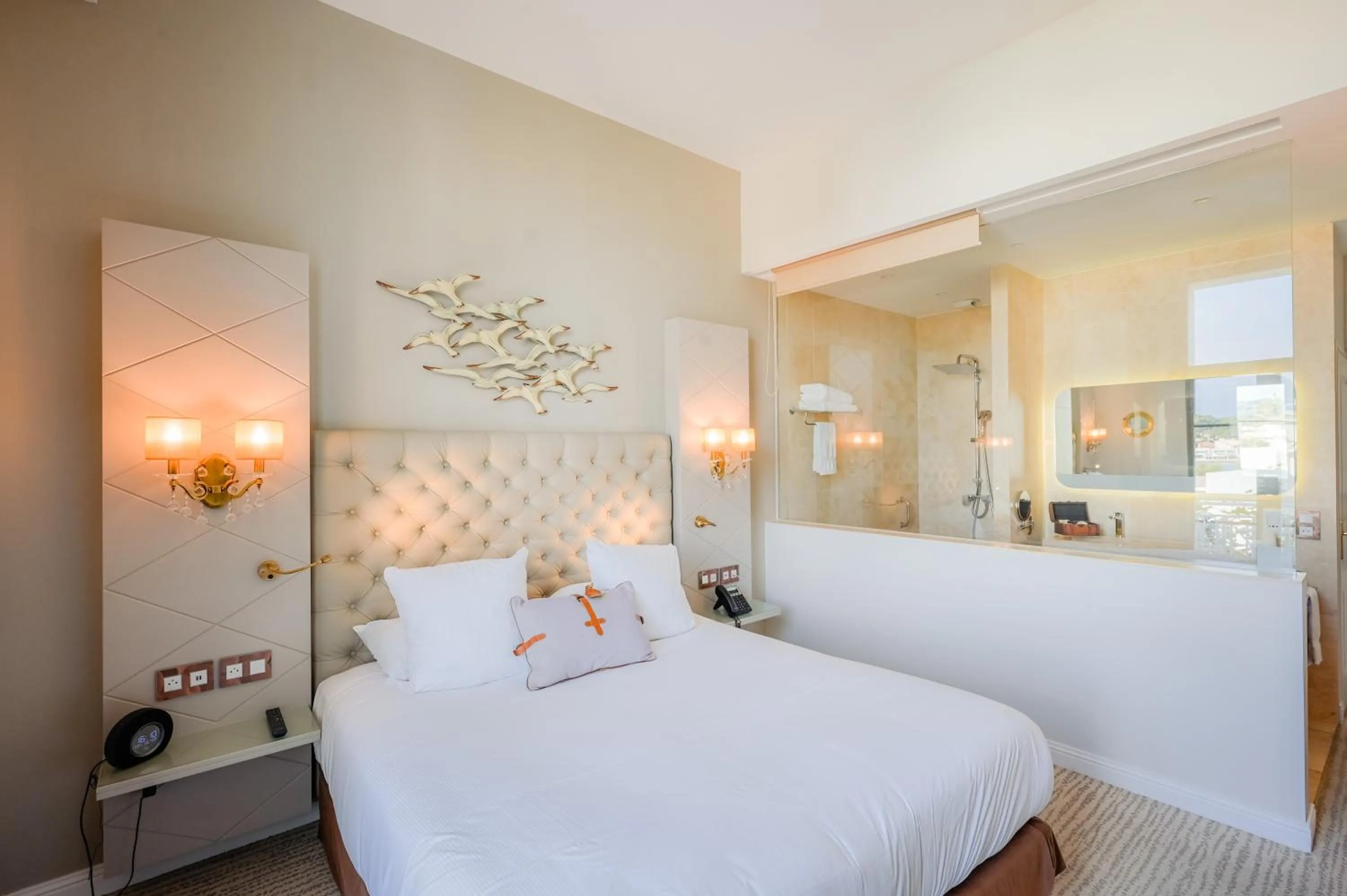 Bed in Grand Hotel Des Sablettes Plage, Curio Collection By Hilton