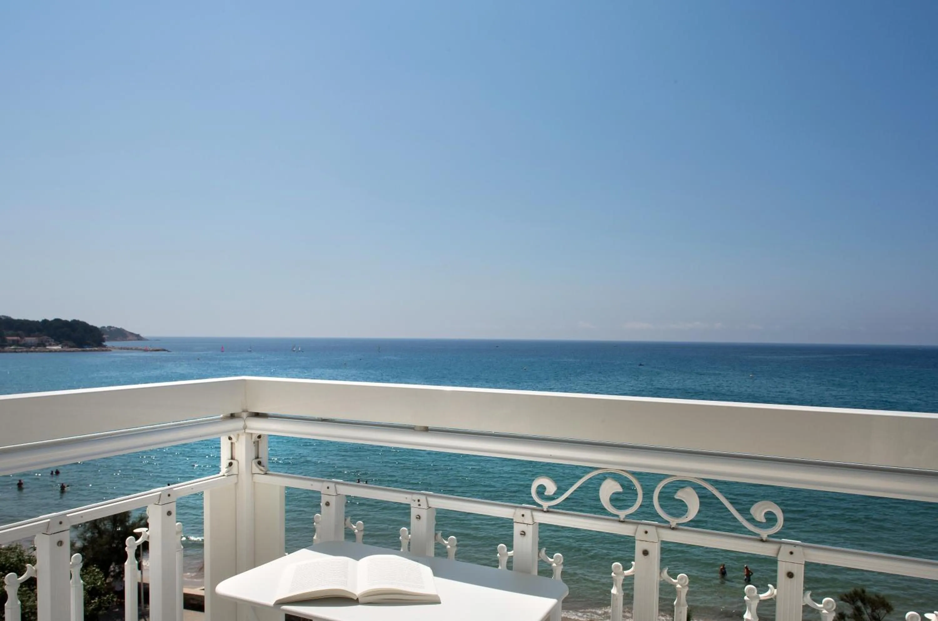 Grand Hotel Des Sablettes Plage, Curio Collection By Hilton