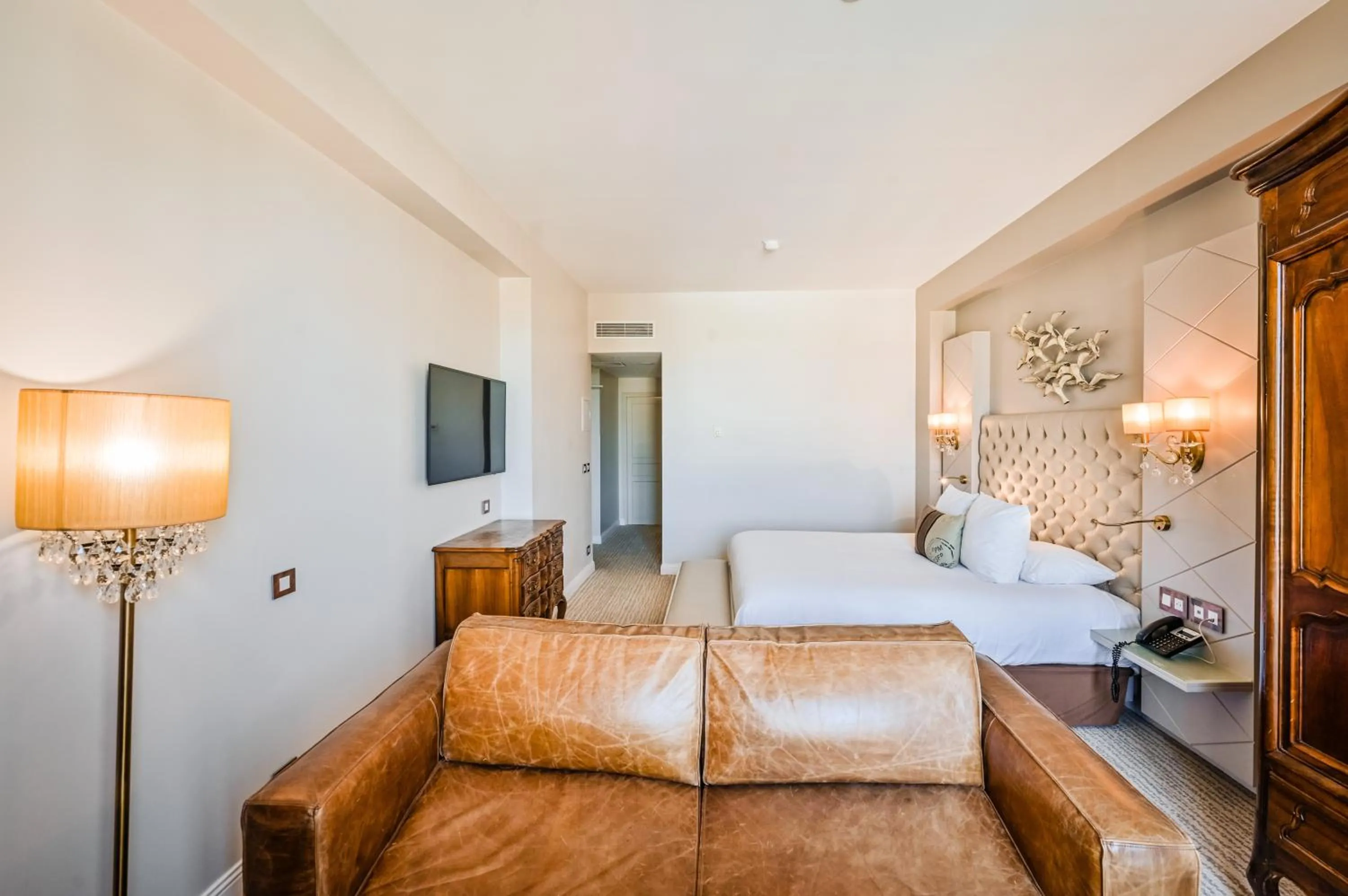 Bed in Grand Hotel Des Sablettes Plage, Curio Collection By Hilton