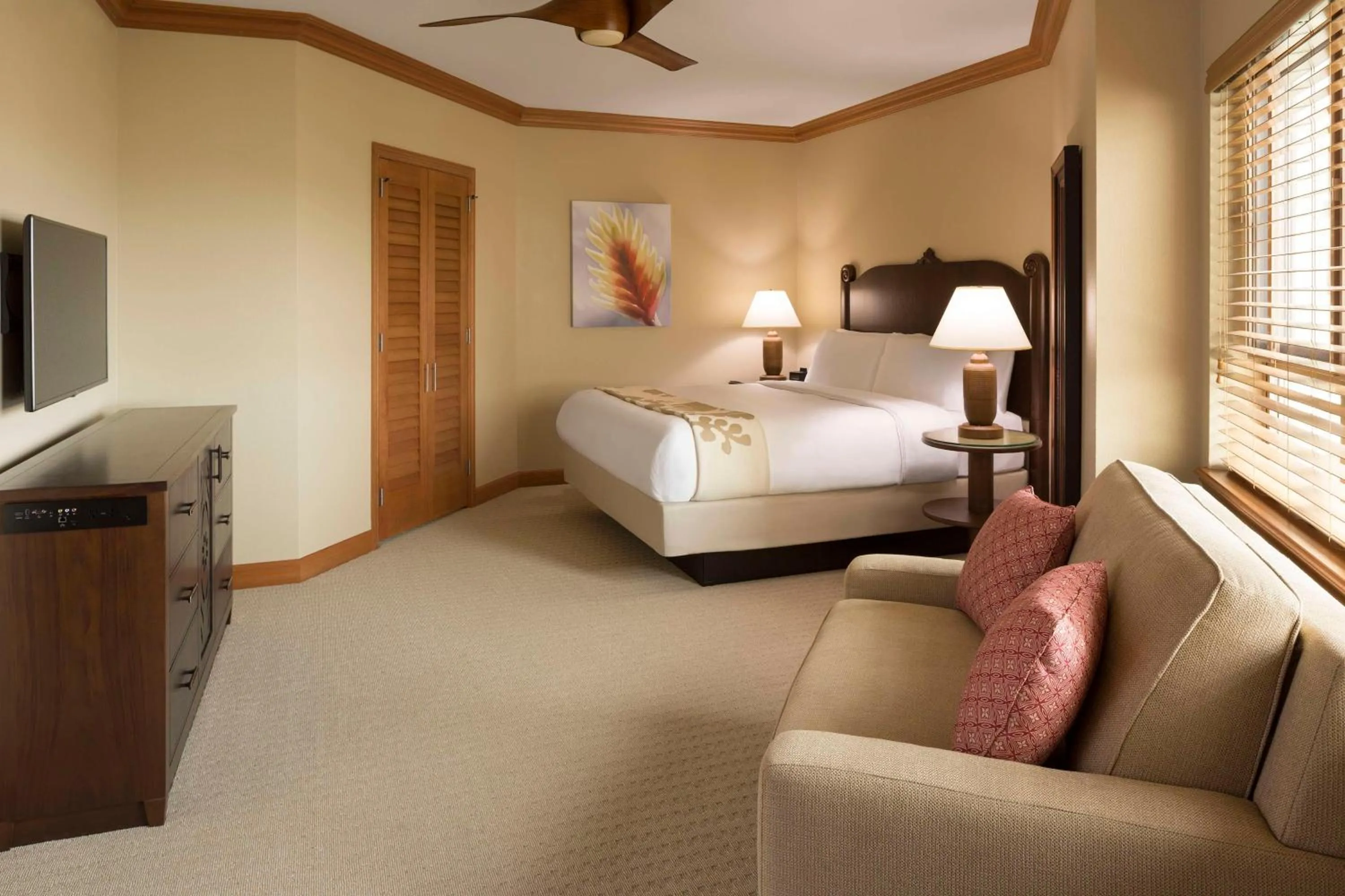Photo of the whole room, Bed in Hyatt Vacation Club at Ka'anapali Beach