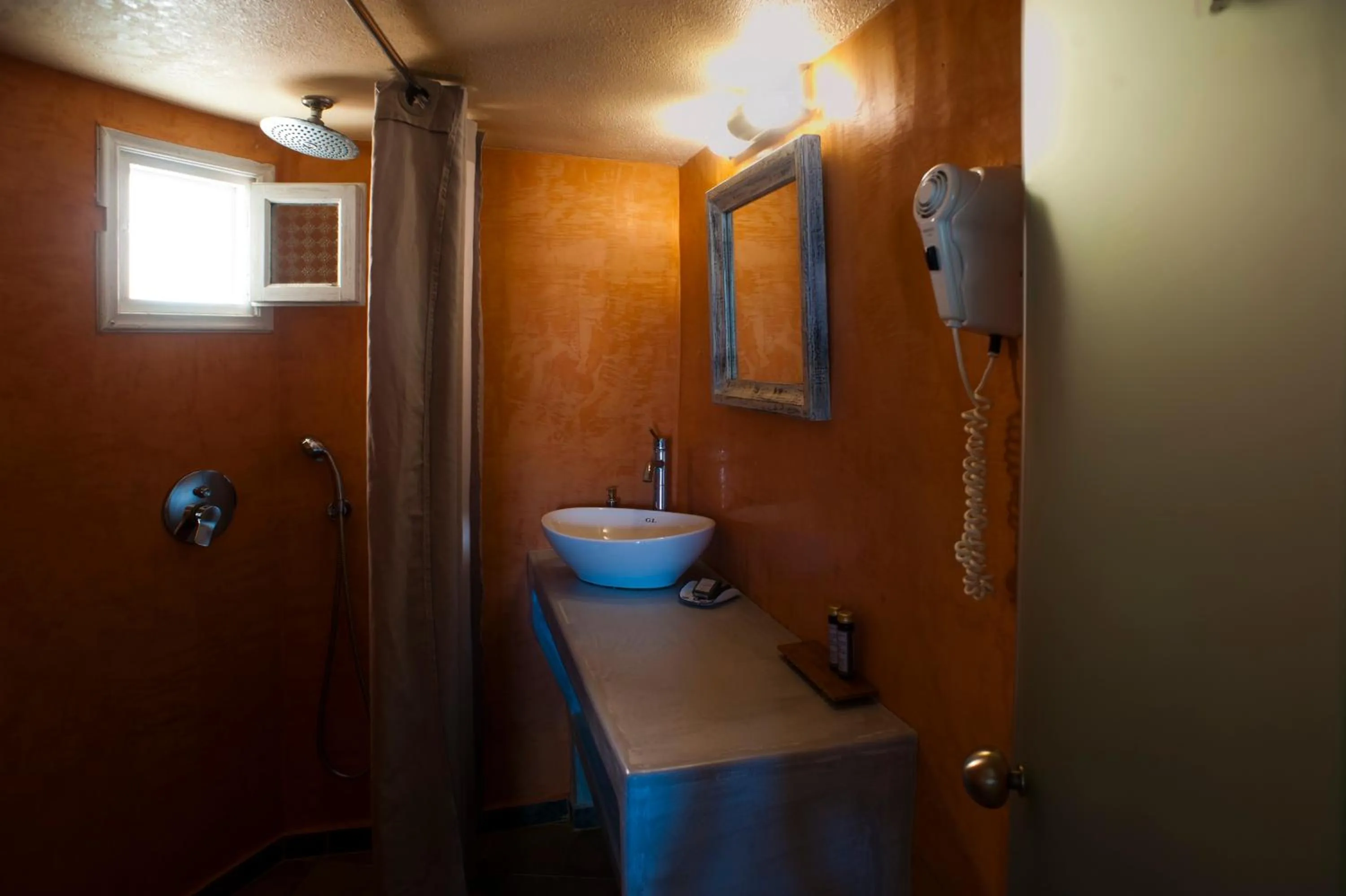 Bathroom in Heliophos Boutique Caves