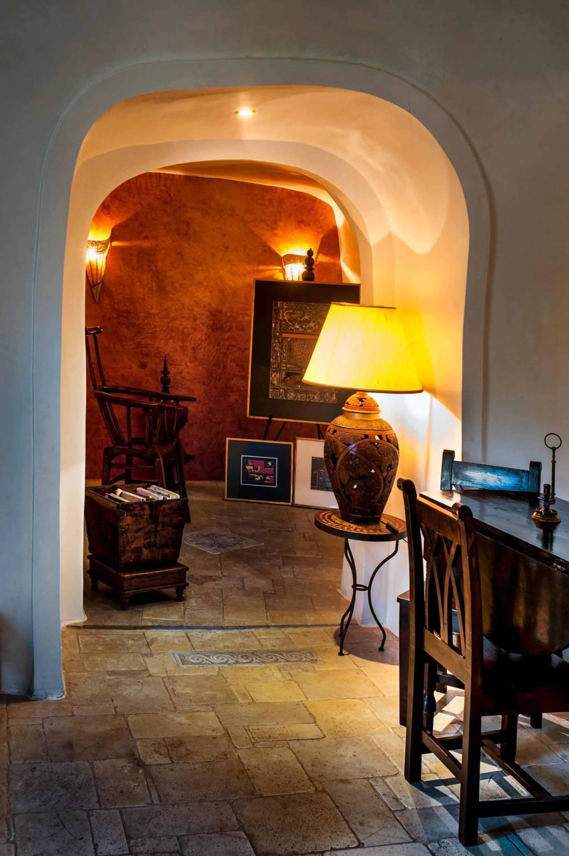 Photo of the whole room in Heliophos Boutique Caves