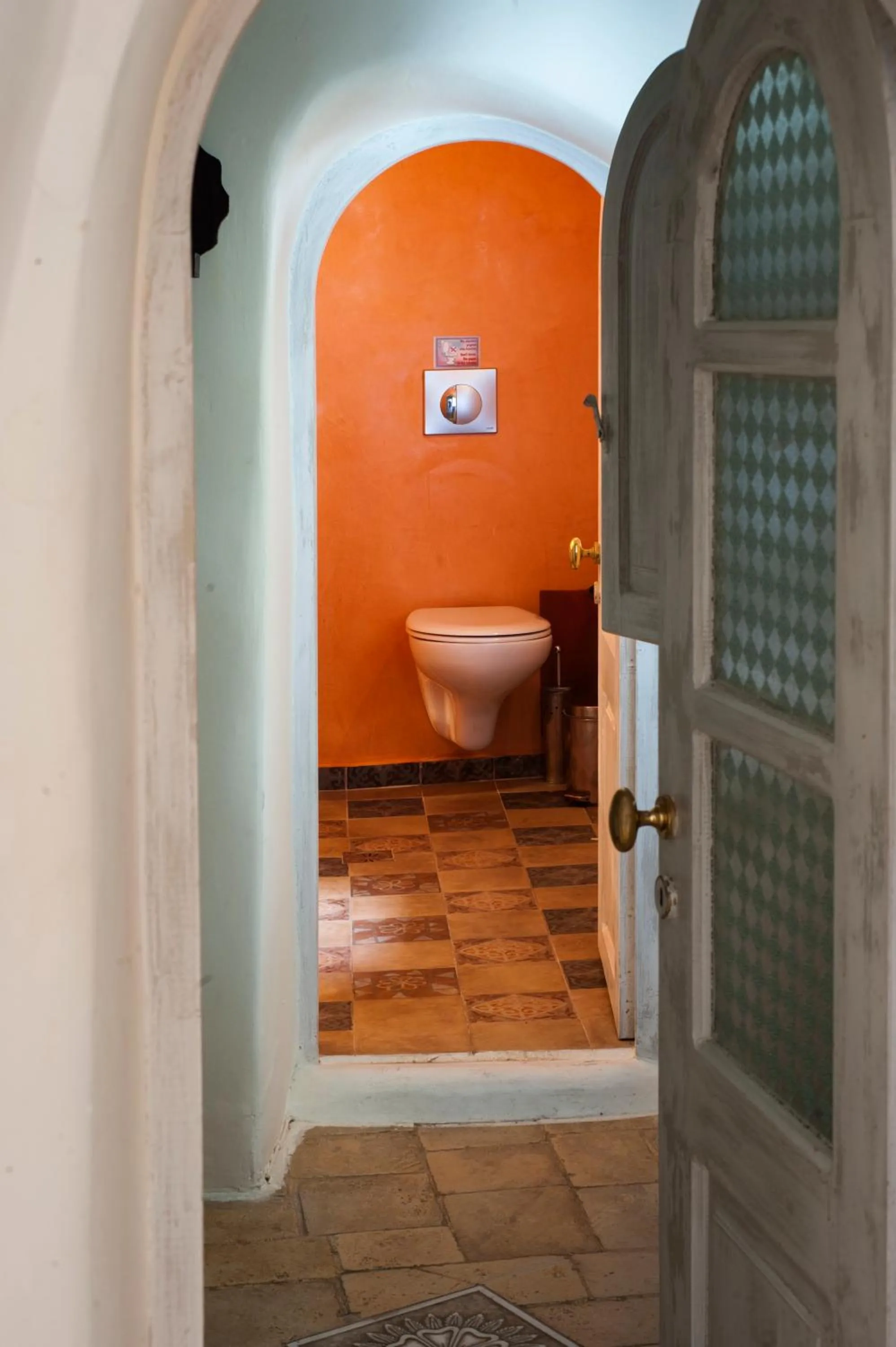 Toilet in Heliophos Boutique Caves