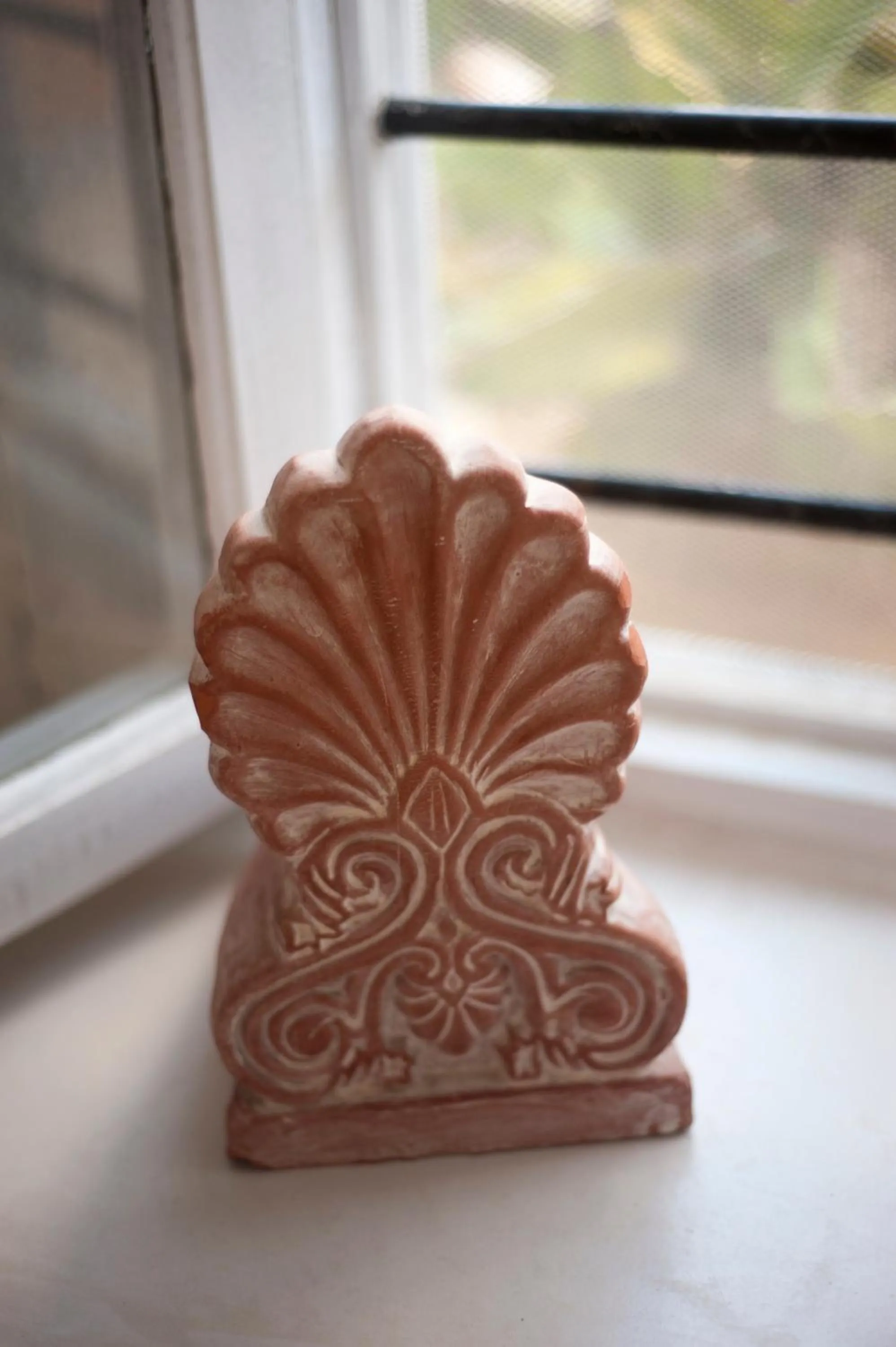 Decorative detail in Heliophos Boutique Caves