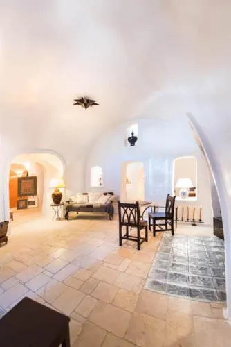 Living room, Bed in Heliophos Boutique Caves