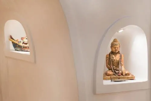 Decorative detail in Heliophos Boutique Caves