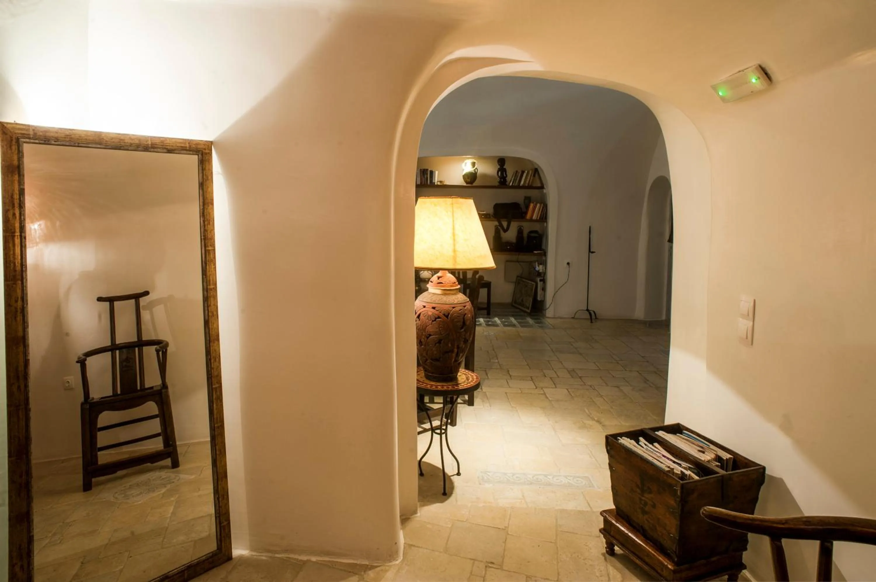 Photo of the whole room in Heliophos Boutique Caves