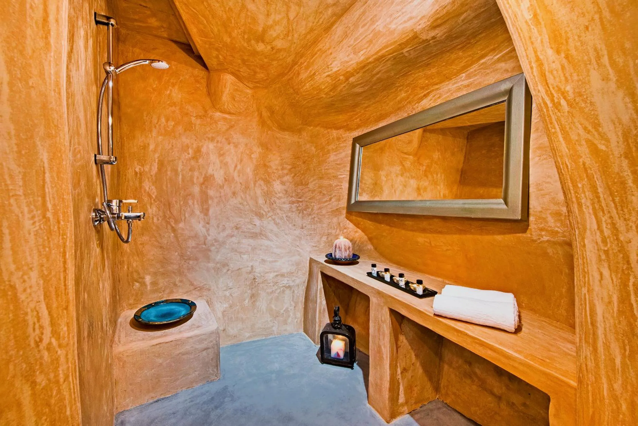 Bathroom in Heliophos Boutique Caves