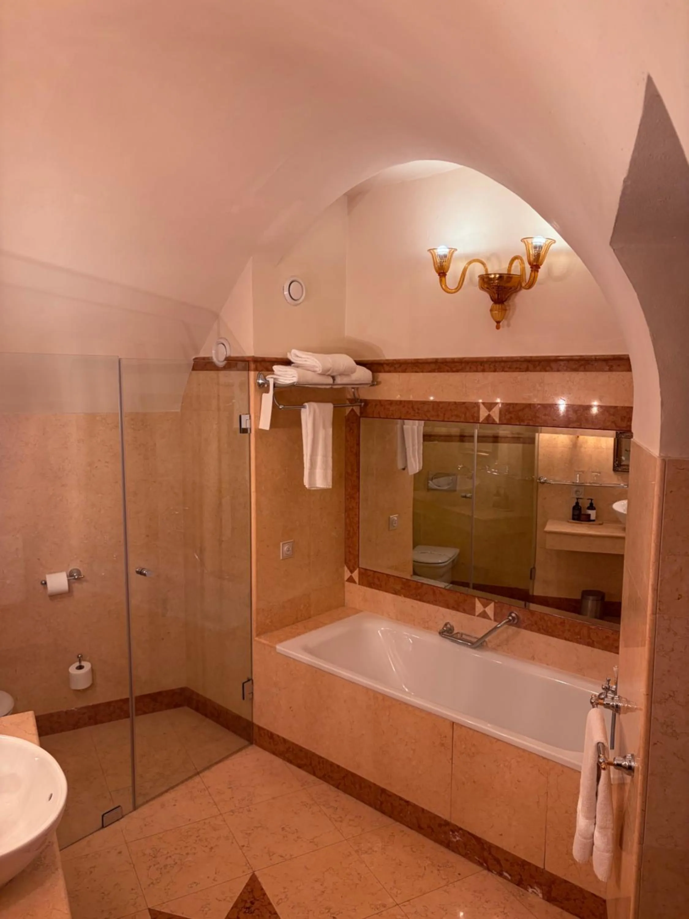 Bath in Arcadia Boutique Hotel