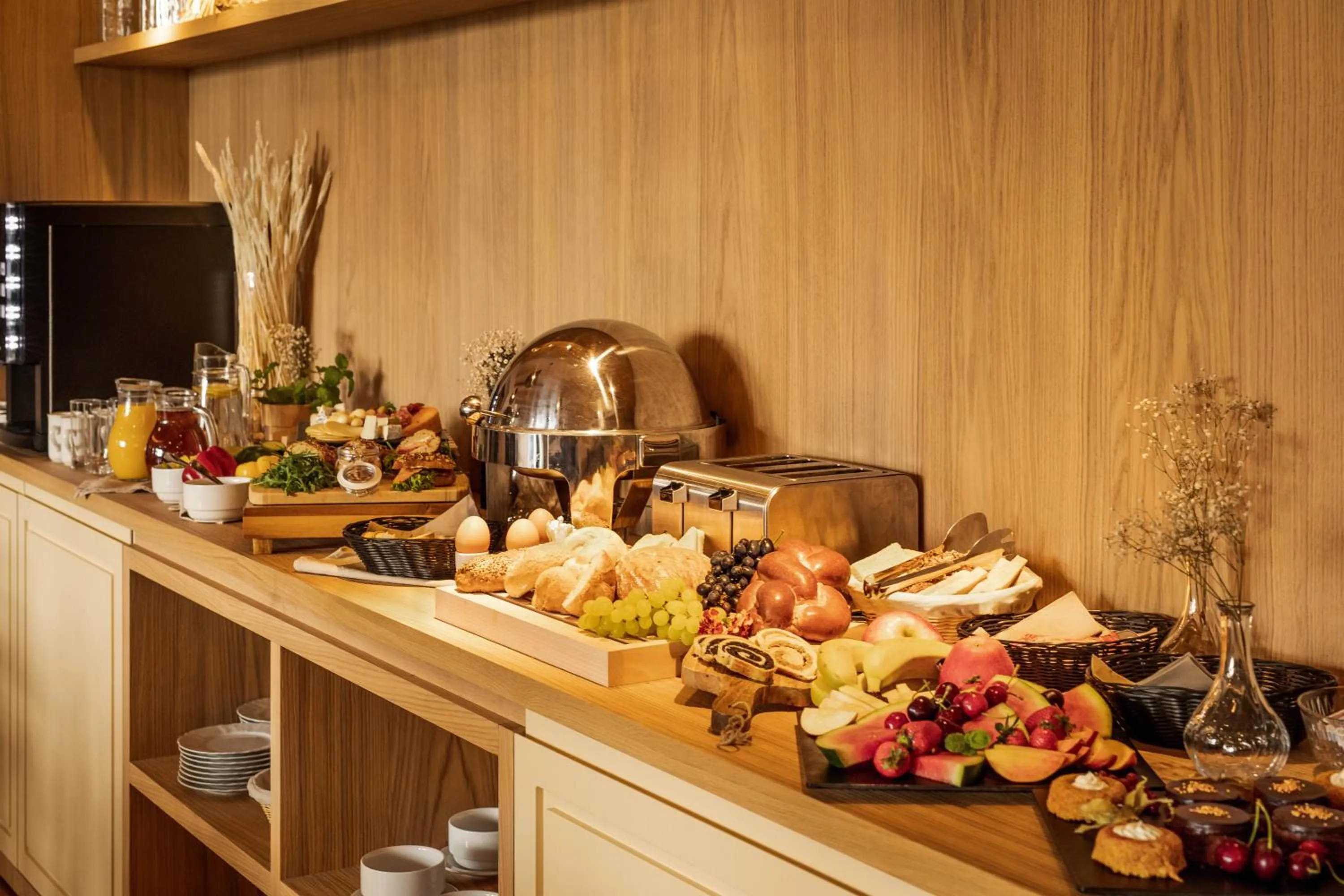 Breakfast in BEIGLI Hotel & Garden