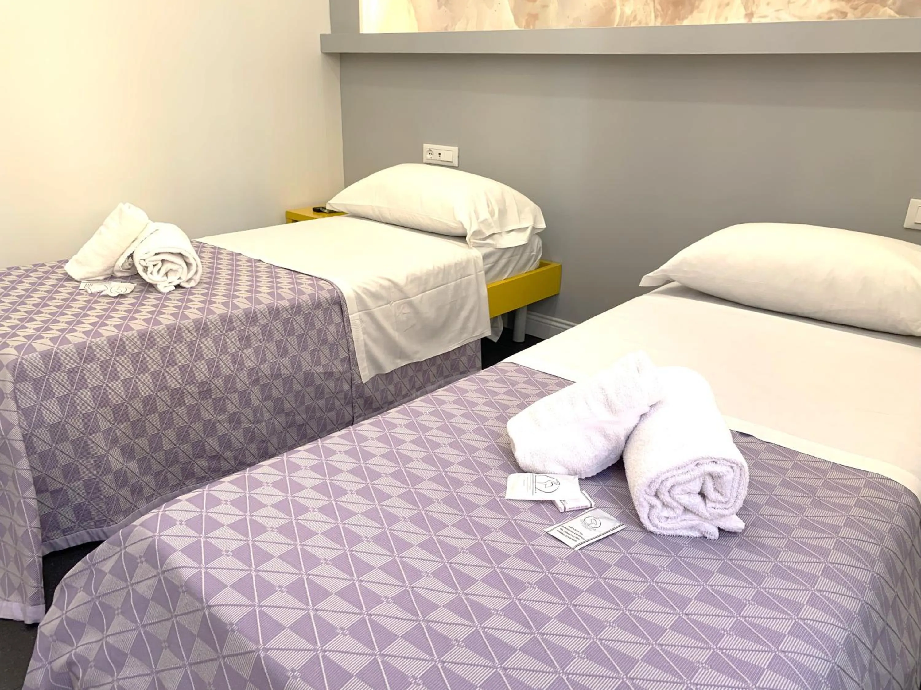 Bedroom, Bed in Legends