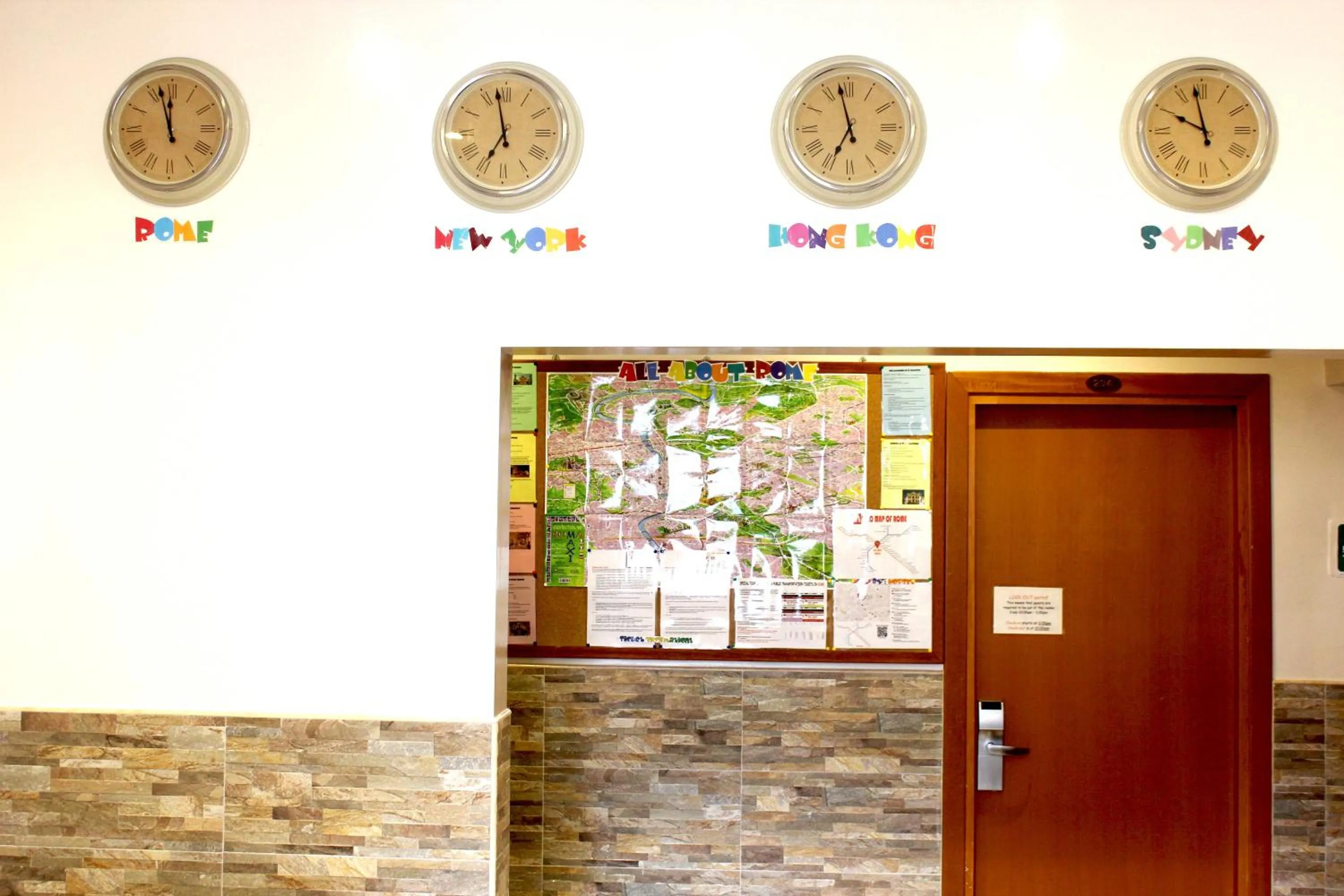 Lobby or reception in Legends