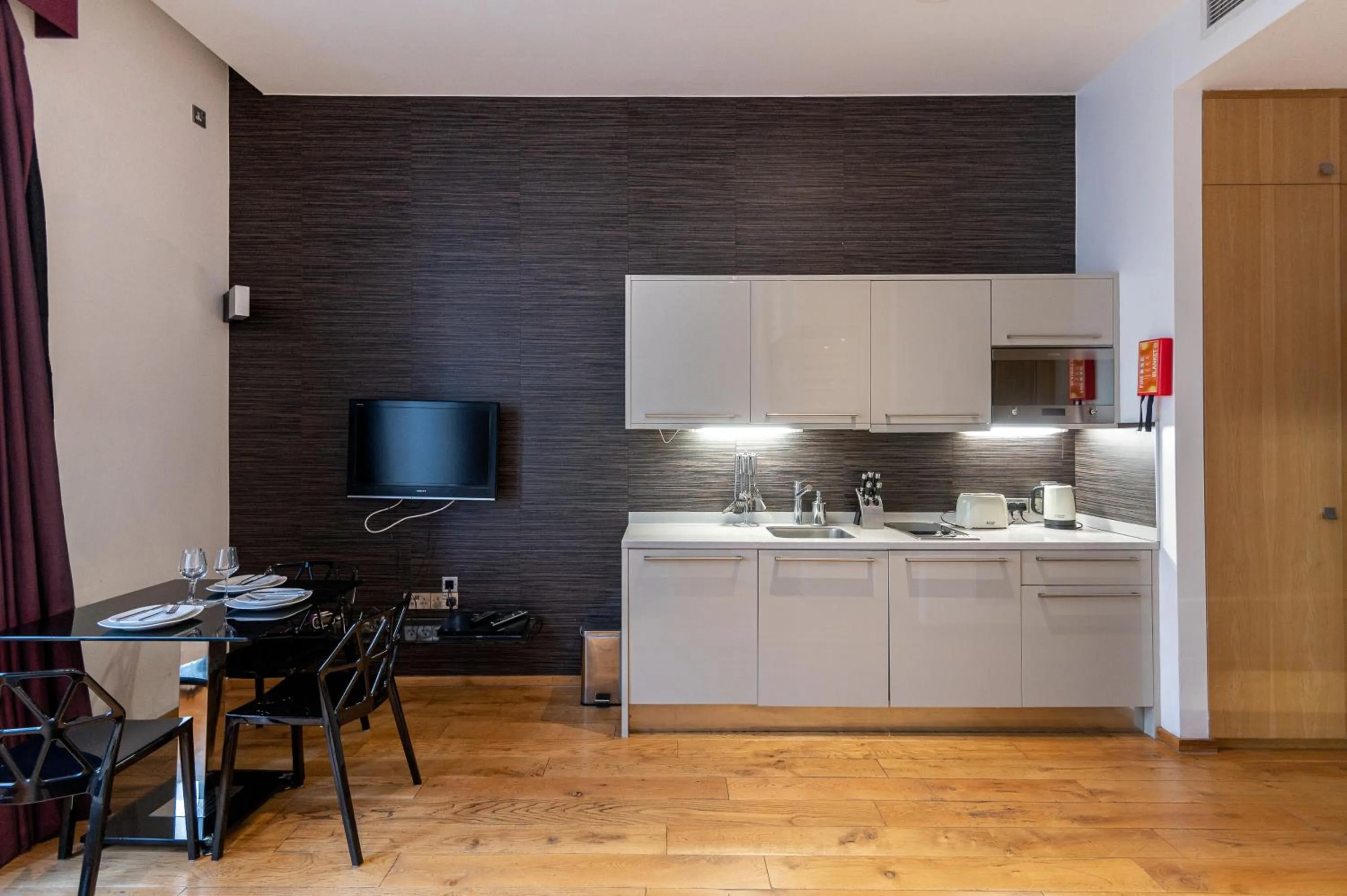 Kitchen or kitchenette in Space ApartHotel