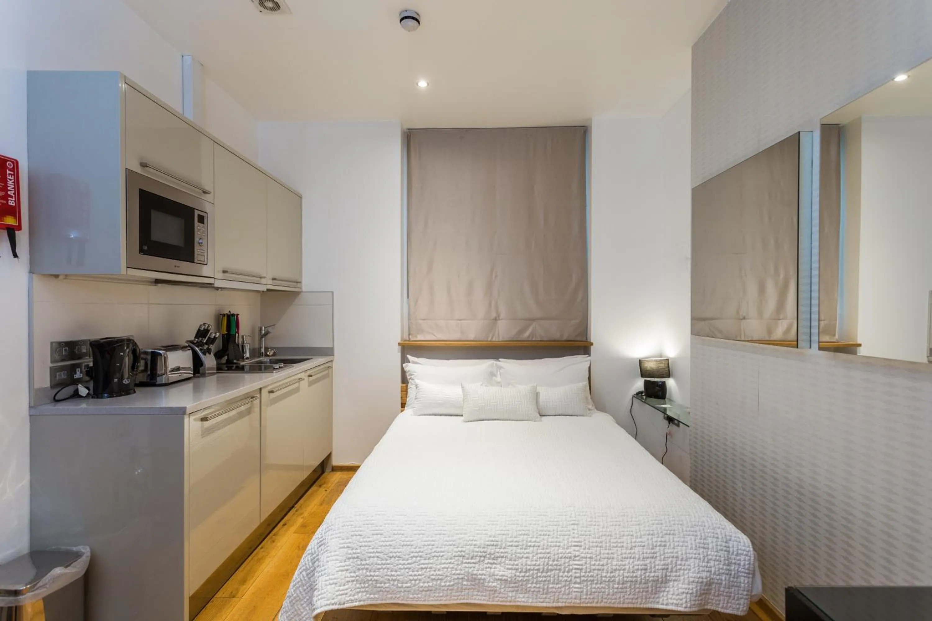 Bed in Space ApartHotel