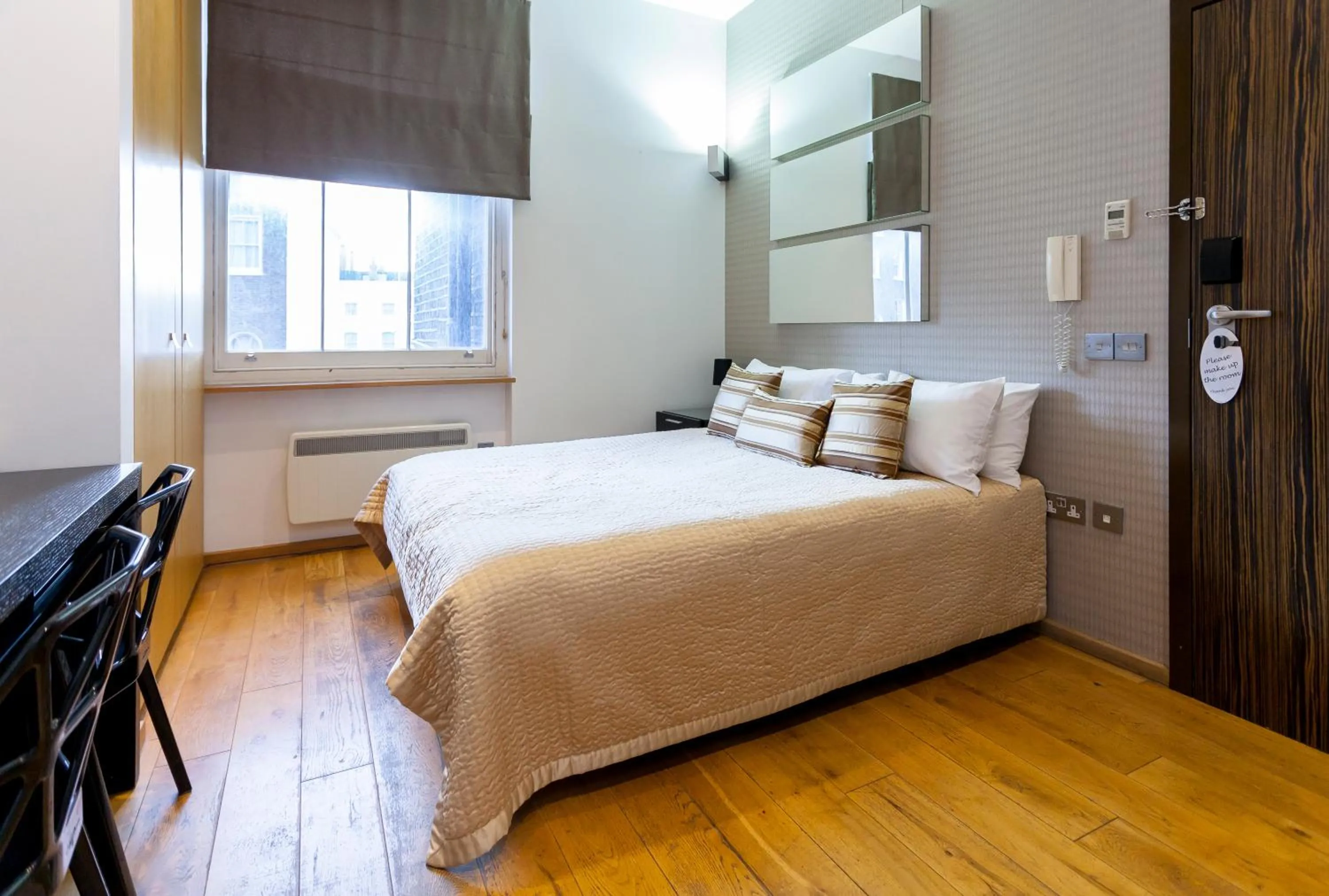 Bed in Space ApartHotel