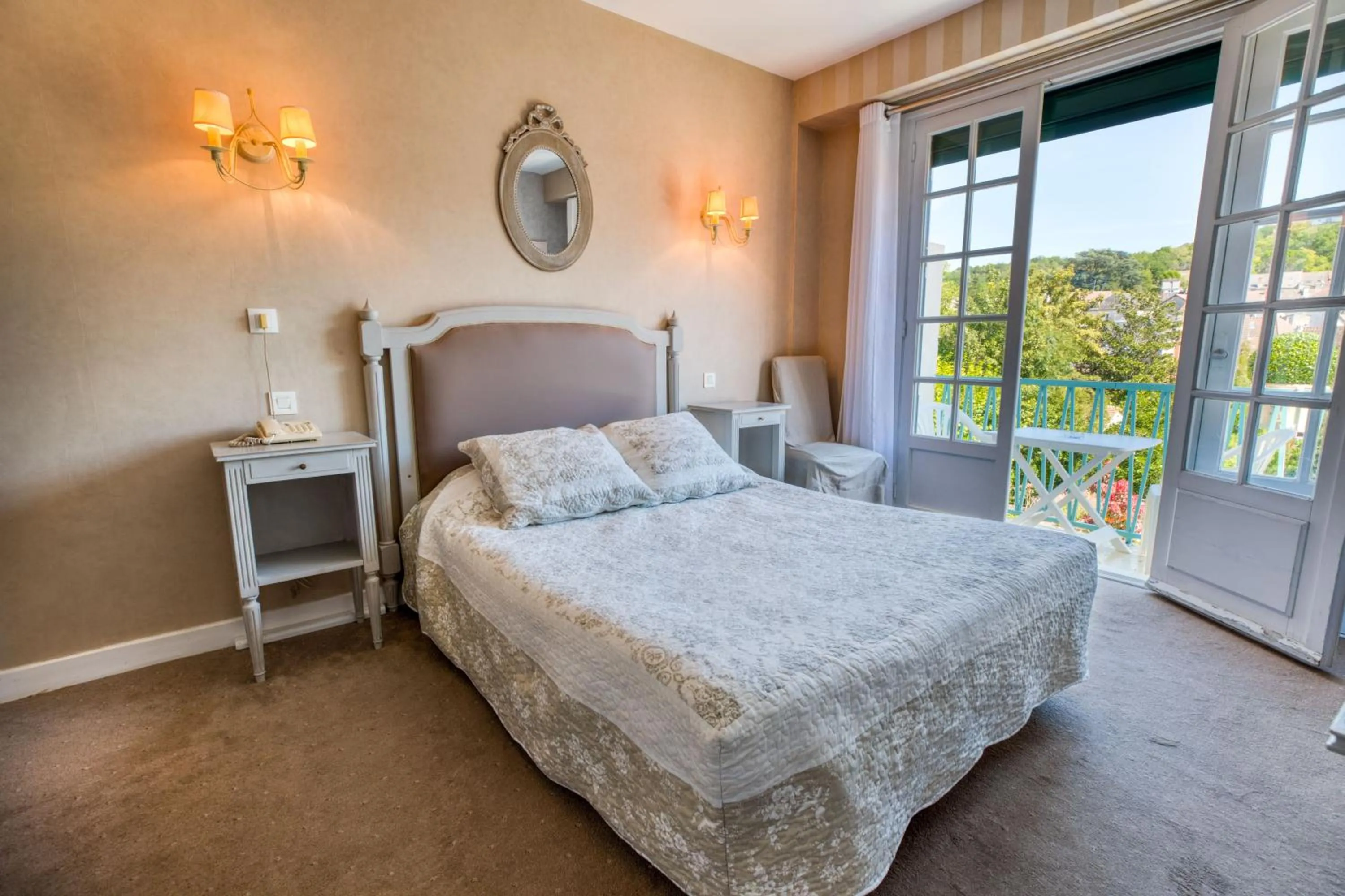 Bedroom, Bed in Le Quercy