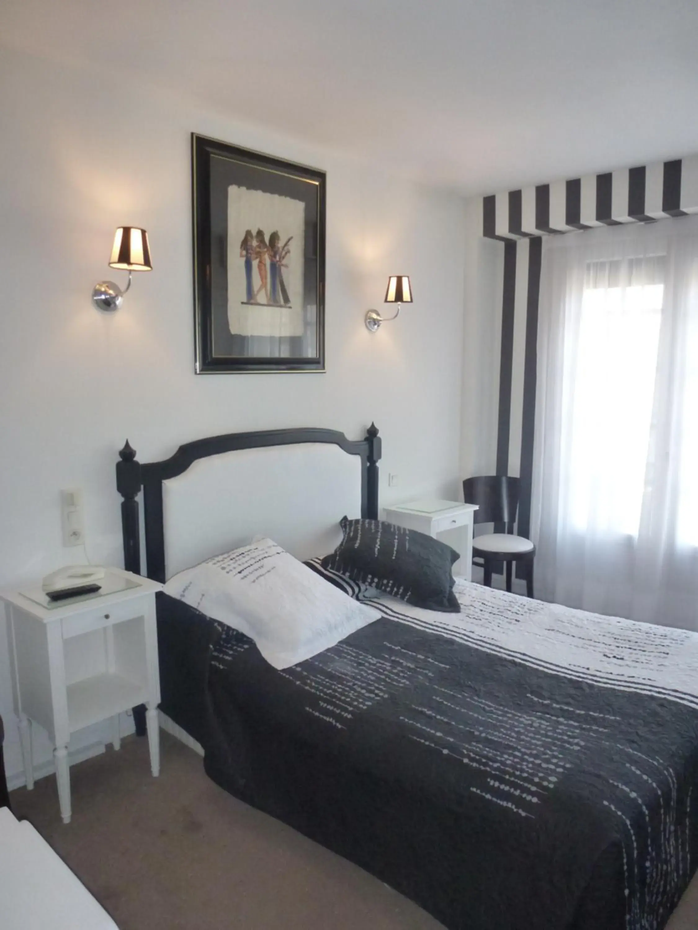Single Room - single occupancy - 1st floor accessible by stairs only in Le Quercy Single Room - single occupancy - 1st floor accessible by stairs only in Le Quercy