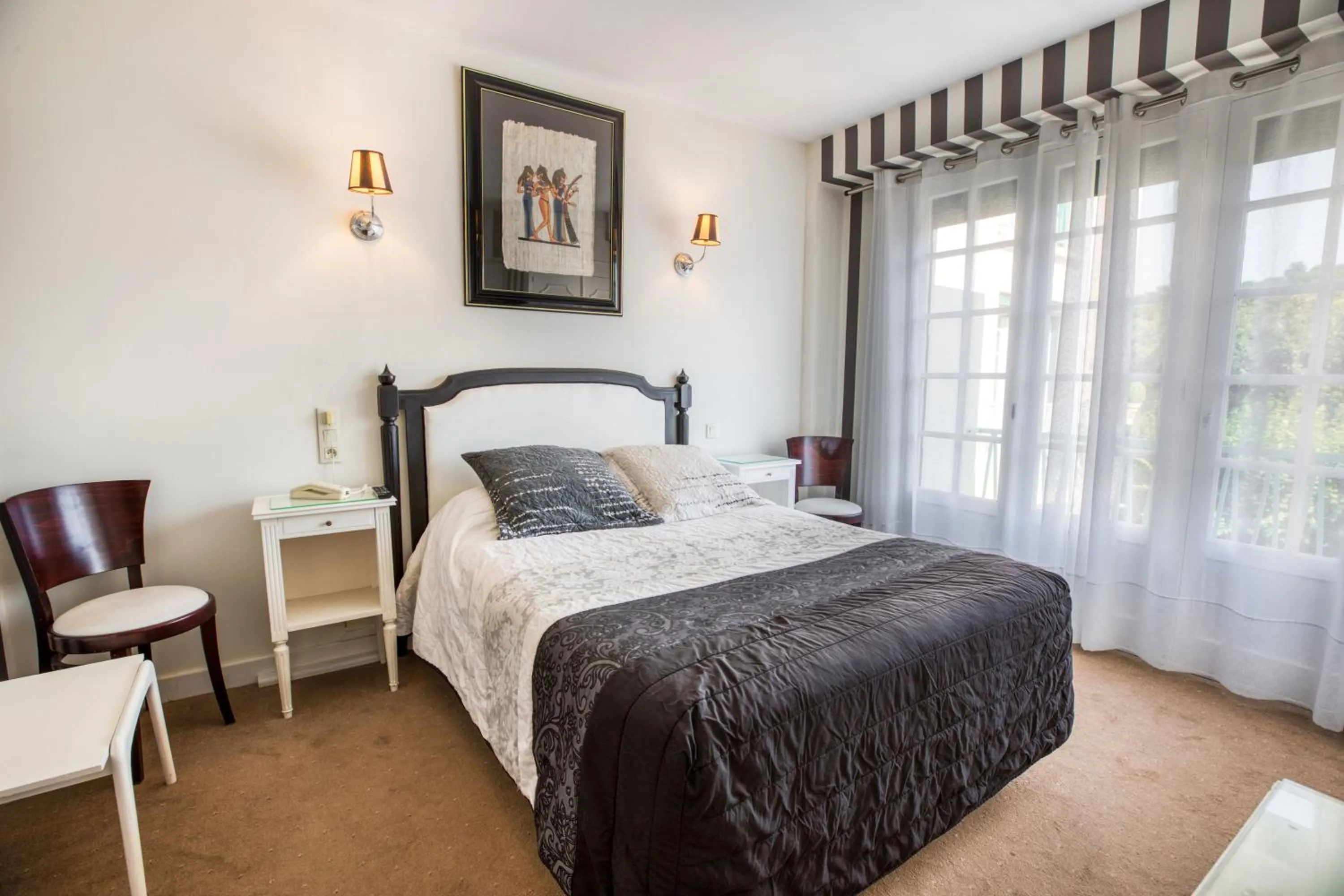 Photo of the whole room, Bed in Le Quercy