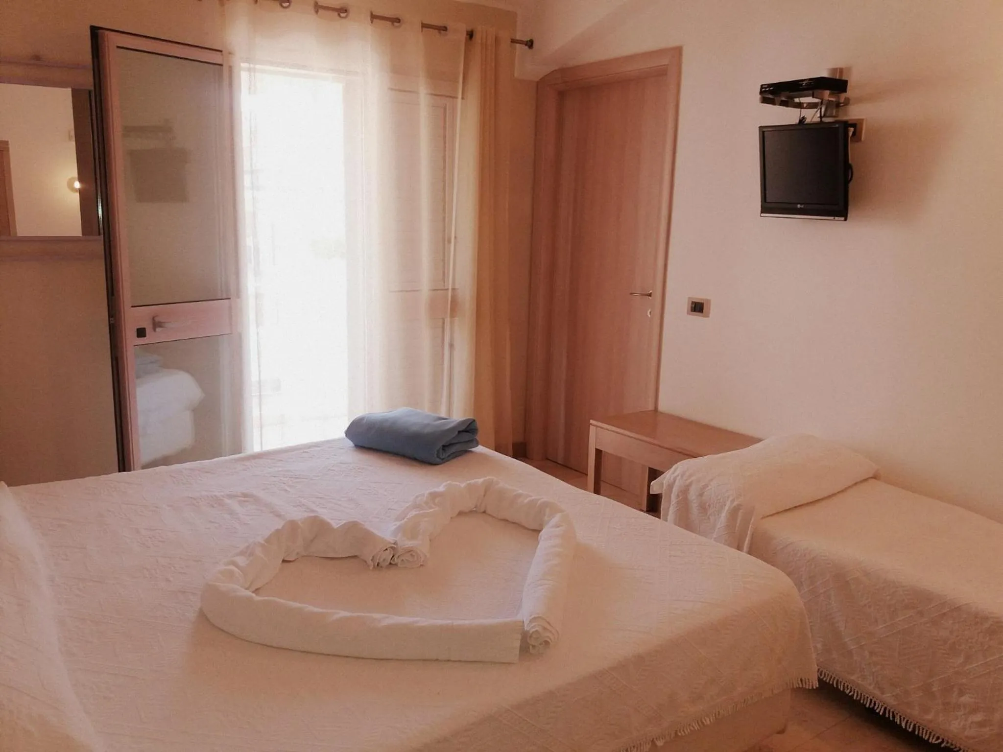 Photo of the whole room, Bed in Hotel Mar & Sol