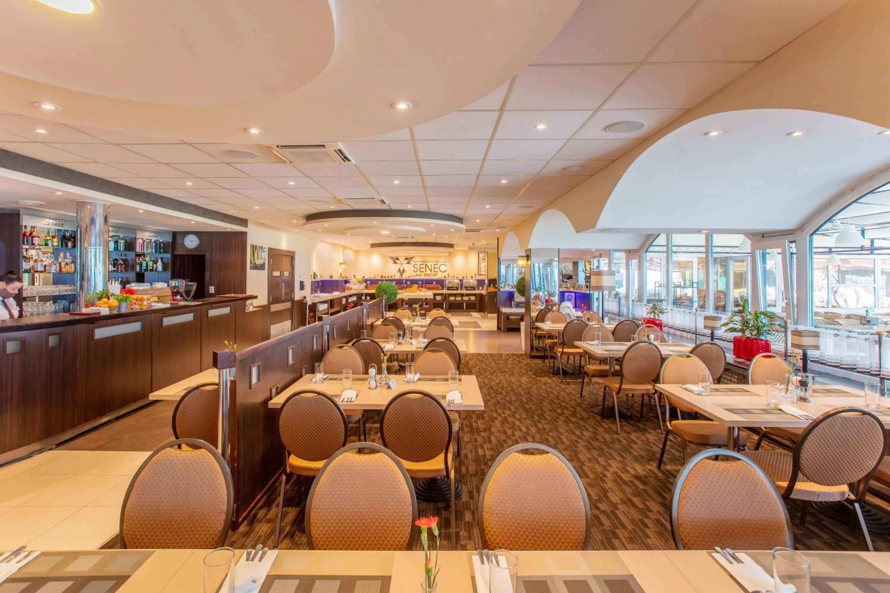 Restaurant/places to eat in Hotel Senec Aqua Resort - Family friendly