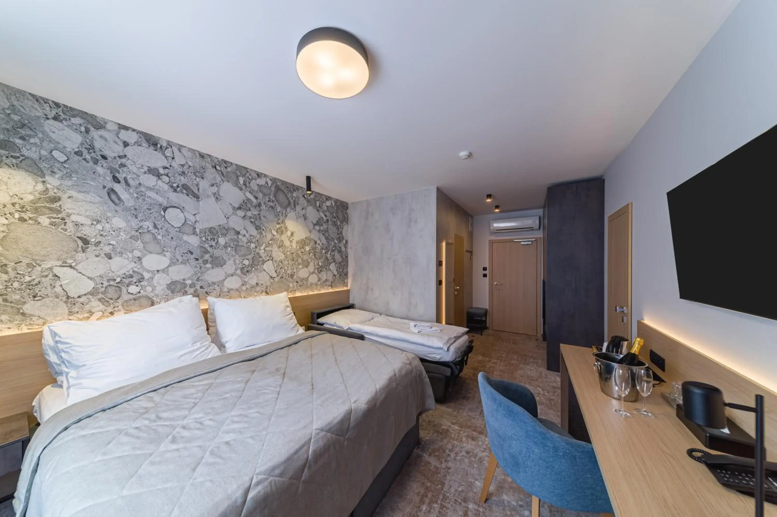 Exclusive Double or Twin Room with extra Bed and Aquapark access in Hotel Senec Aqua Resort - Family friendly Exclusive Double or Twin Room with extra Bed and Aquapark access in Hotel Senec Aqua Resort - Family friendly