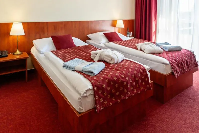 Photo of the whole room, Bed in Hotel Senec Aqua Resort - Family friendly