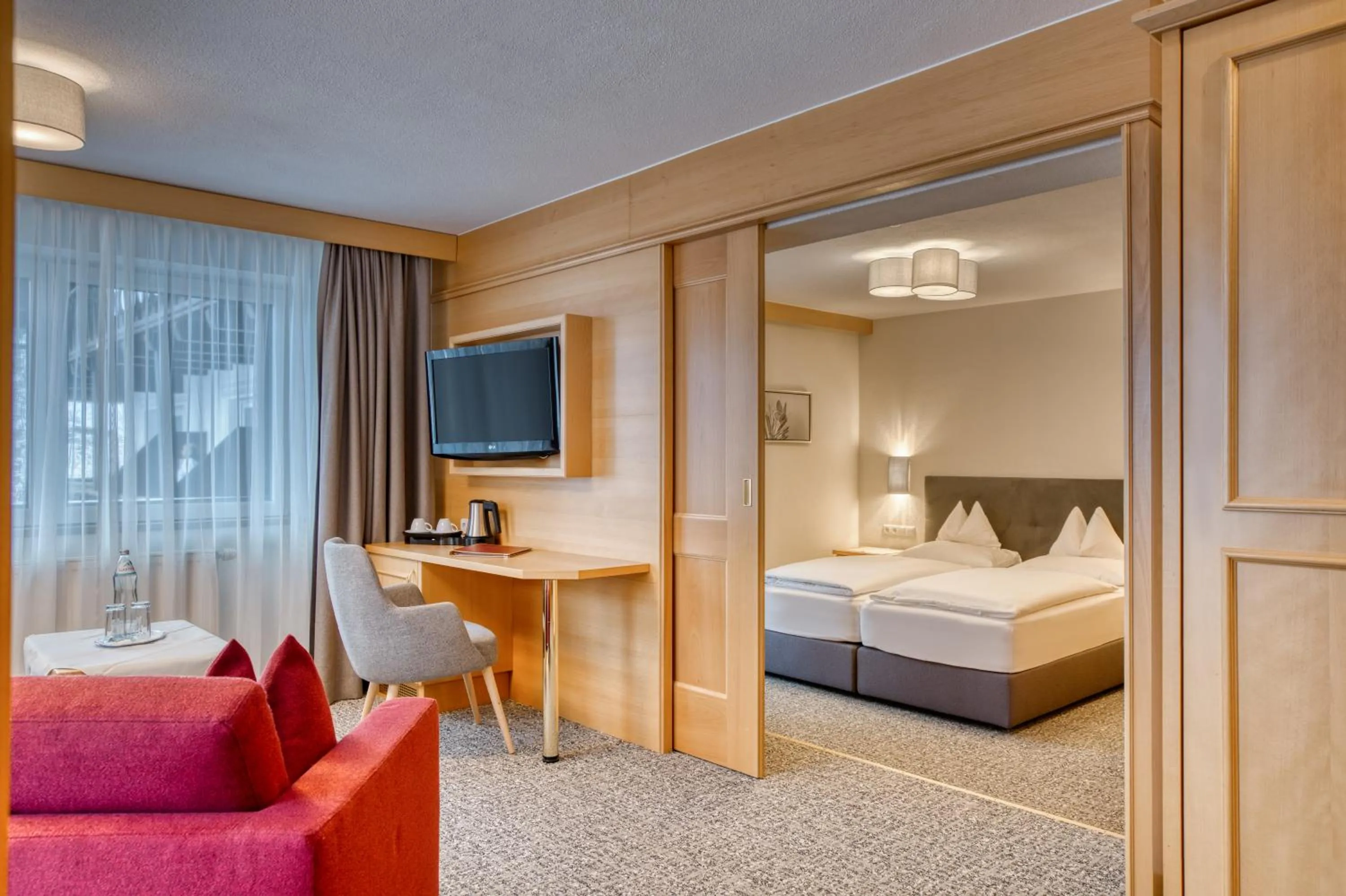 TV and multimedia, Bed in Parkhotel Seefeld