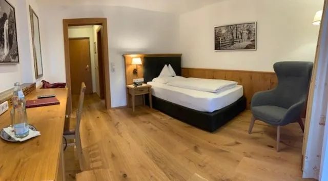 Bed in Parkhotel Seefeld