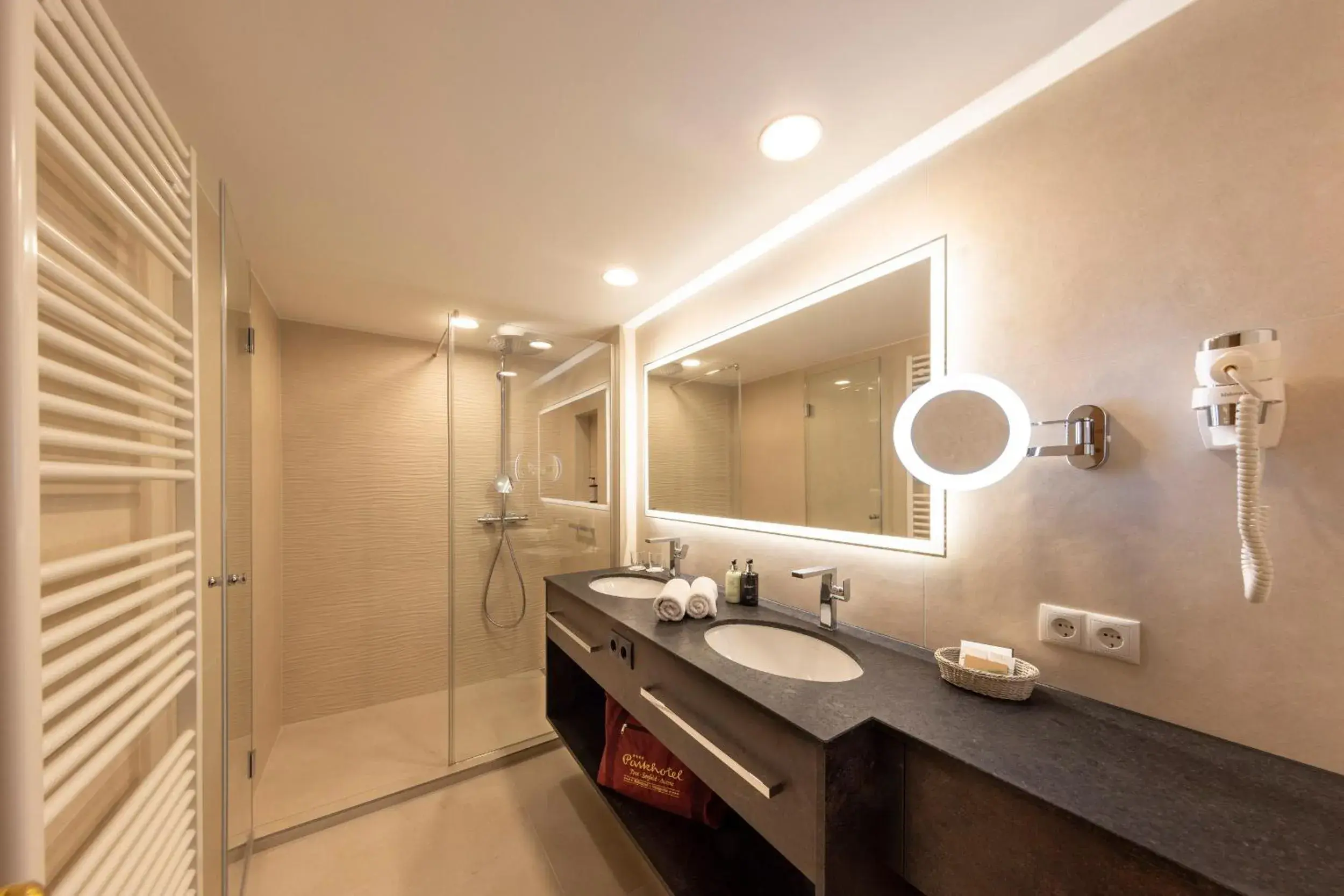 Standard Double Room with Balcony in Parkhotel Seefeld Standard Double Room with Balcony in Parkhotel Seefeld