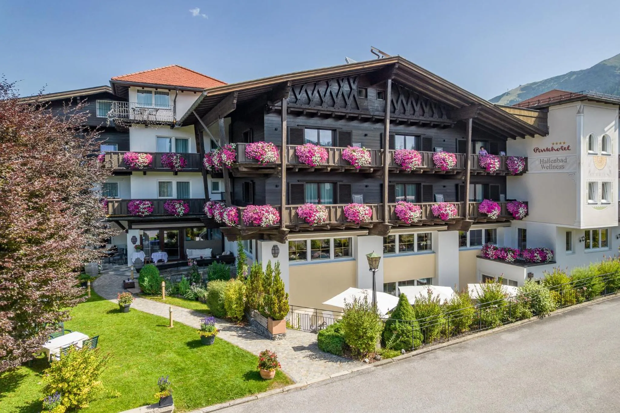 Property building in Parkhotel Seefeld
