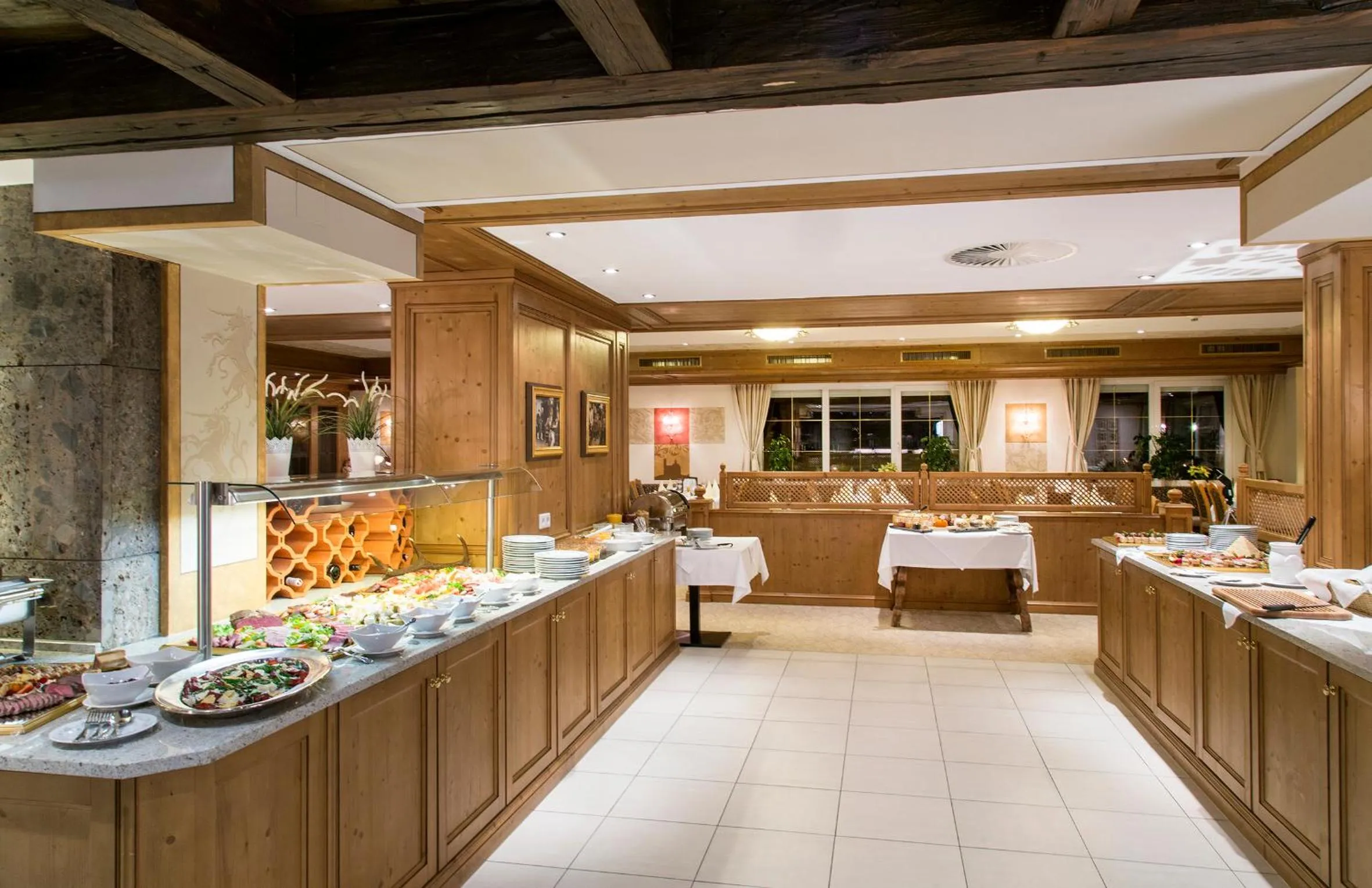 Restaurant/places to eat in Parkhotel Seefeld