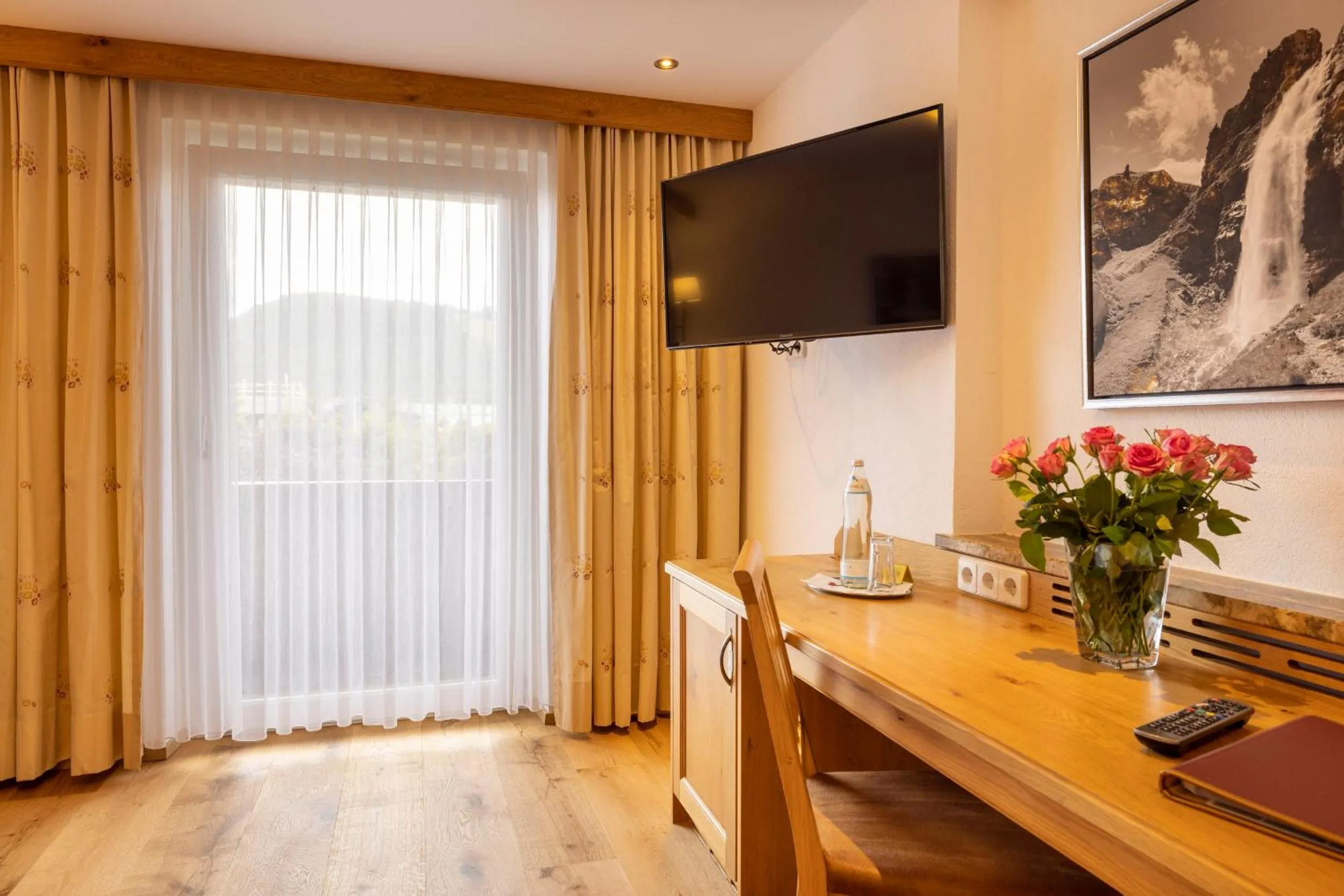 Photo of the whole room in Parkhotel Seefeld