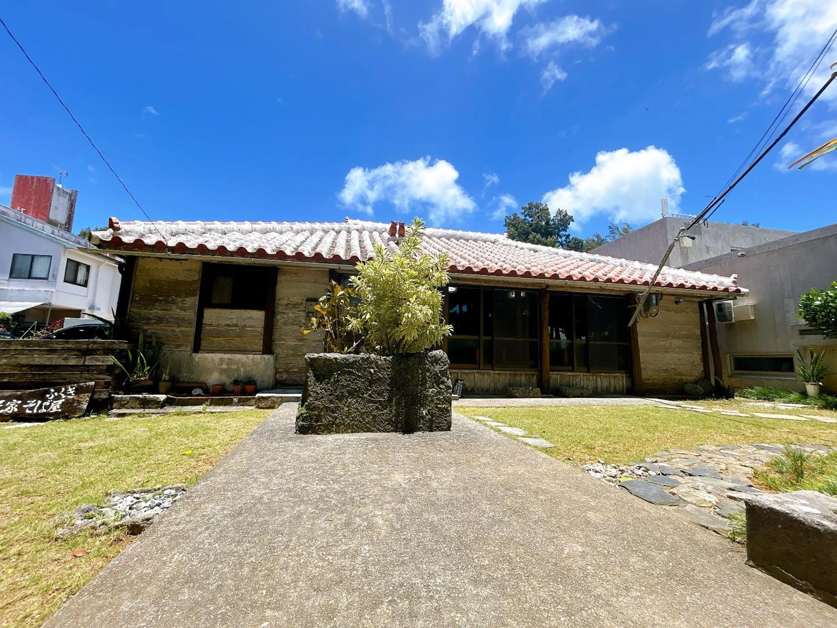 Restaurant/places to eat in LuLu Manza