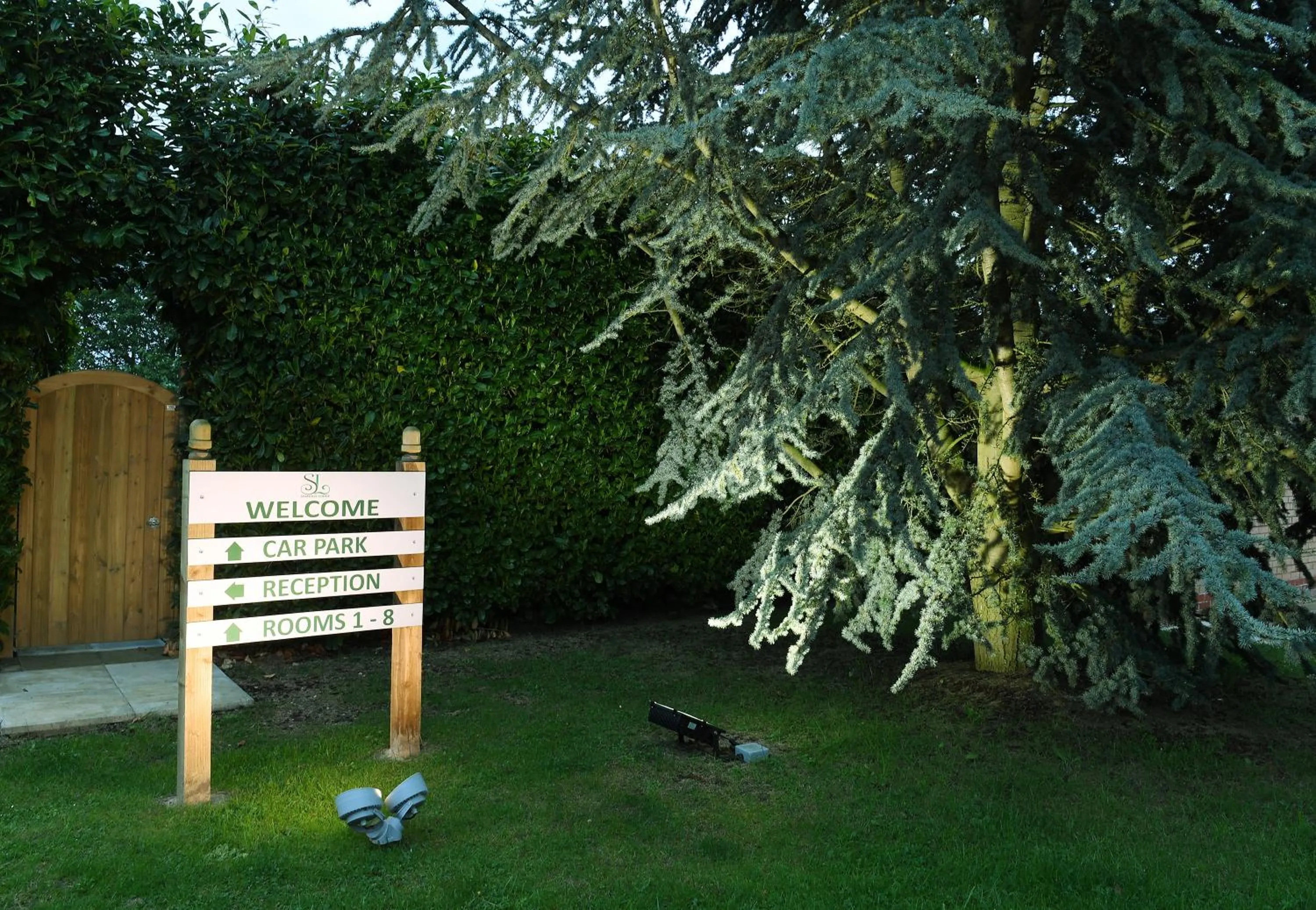 Facade/entrance in Spanhoe Lodge