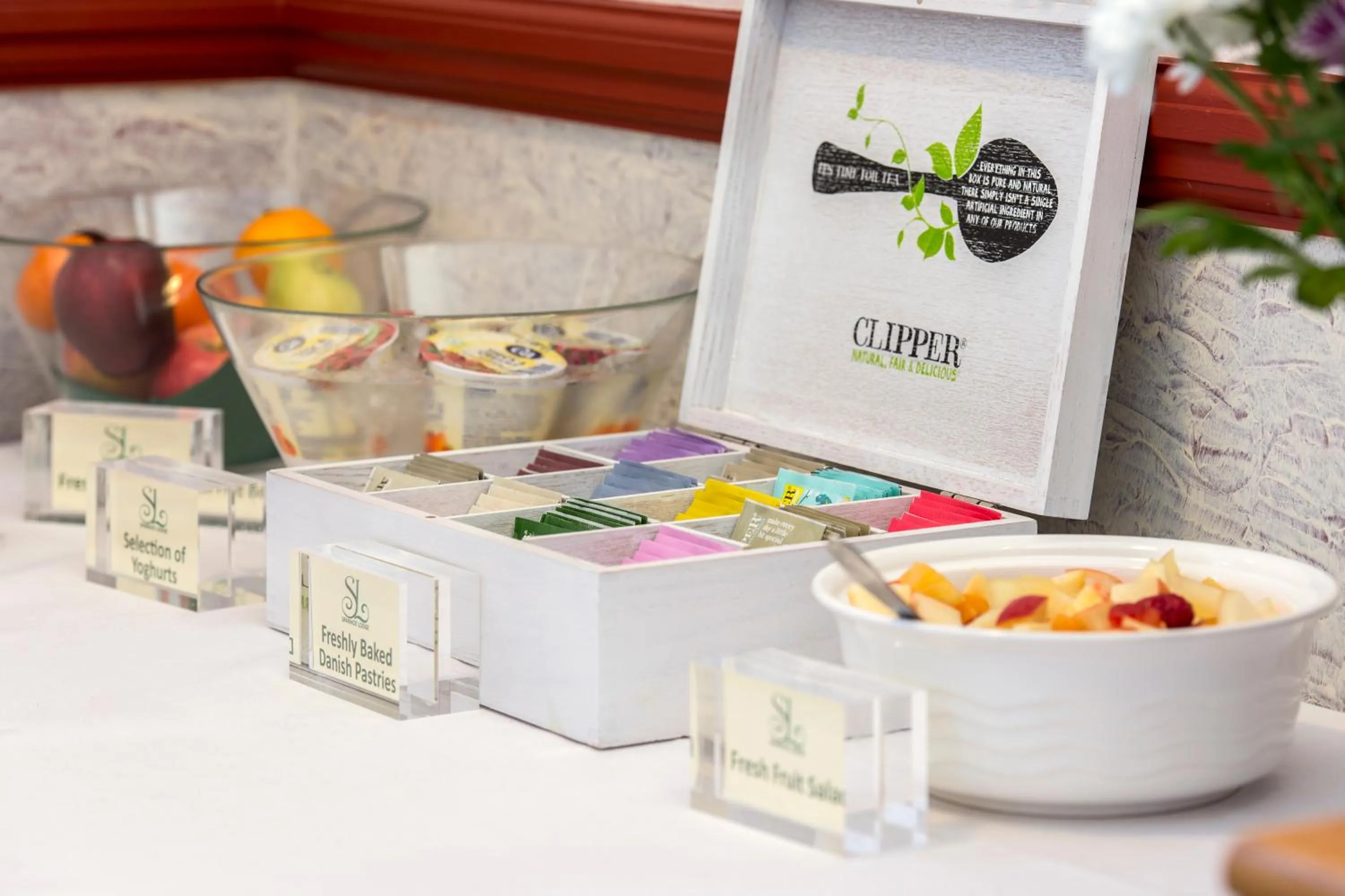 Buffet breakfast in Spanhoe Lodge