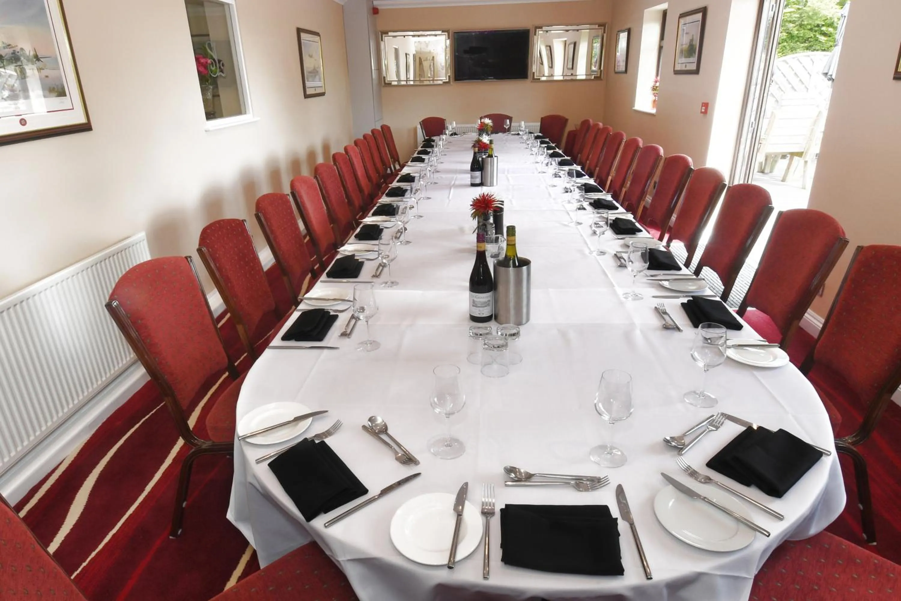 Restaurant/places to eat in Spanhoe Lodge