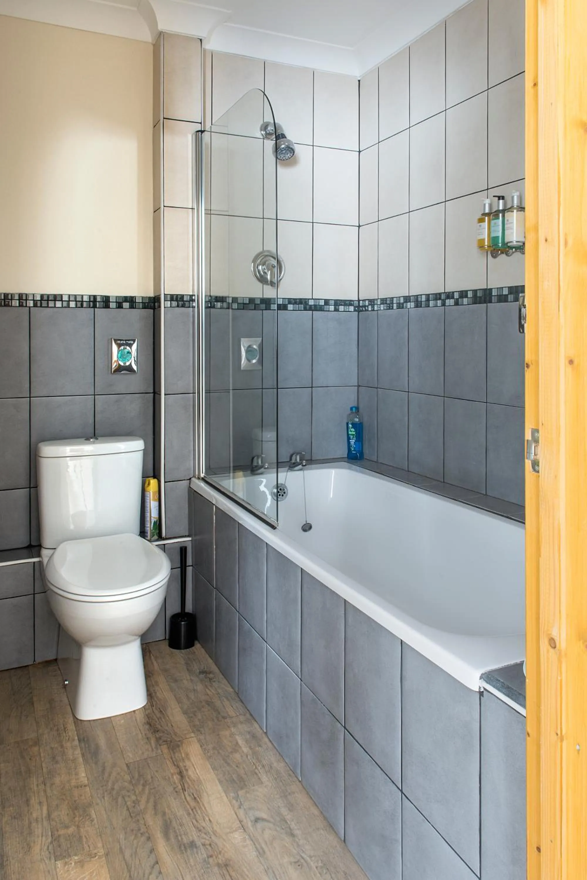 Bathroom in Spanhoe Lodge