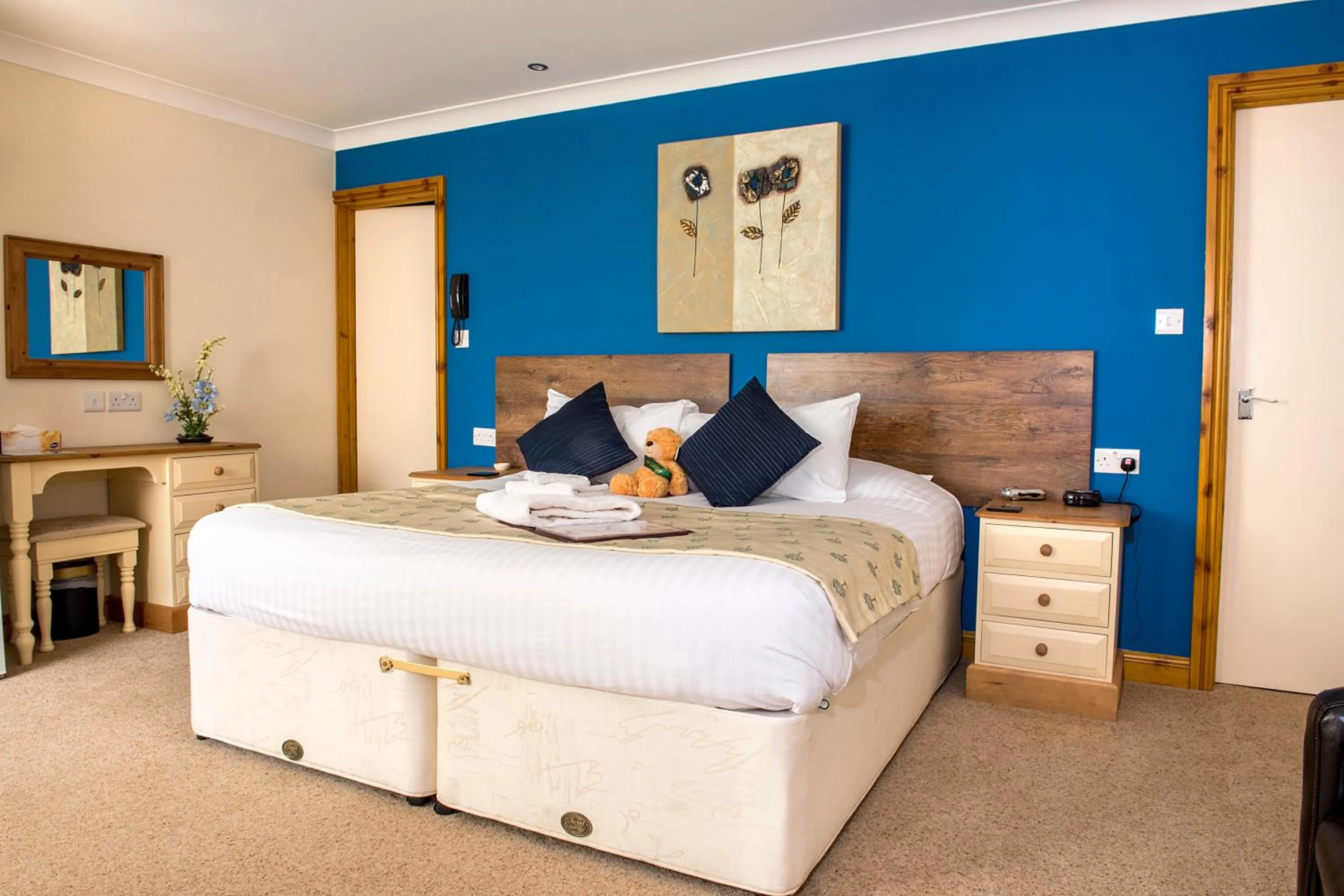 Photo of the whole room, Bed in Spanhoe Lodge